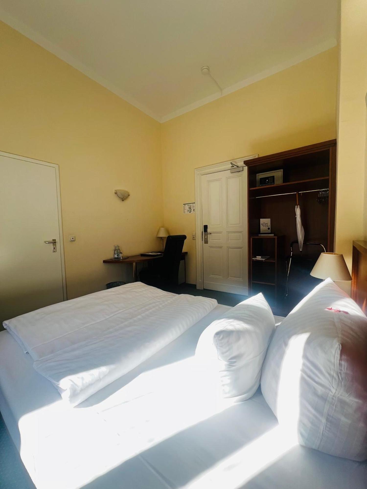 Standard Single Room,1653528424:JPEG