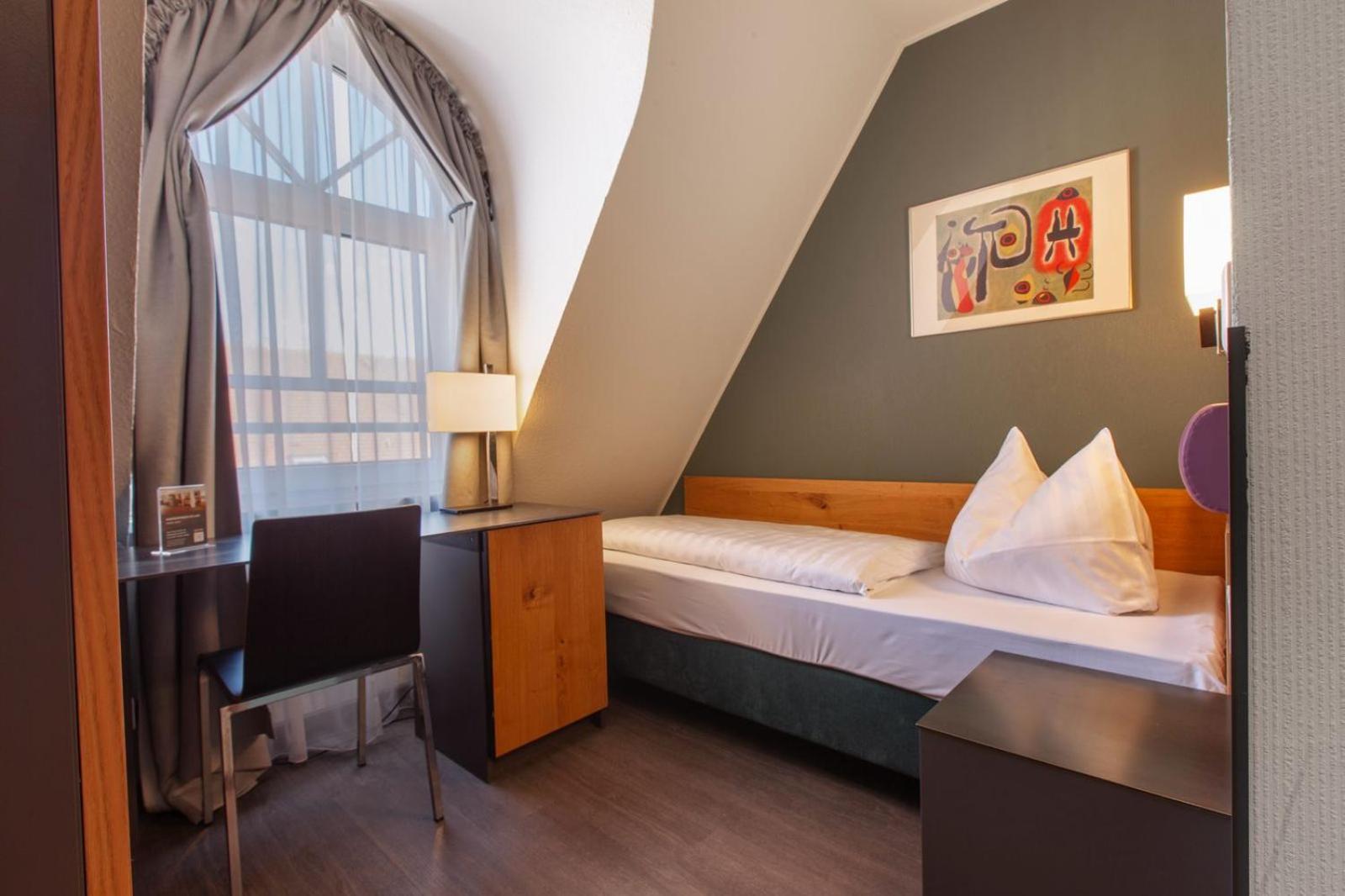 Economy Single Room