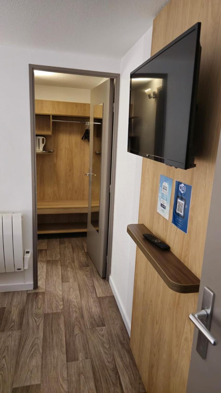 Triple Room 3 Singe Beds