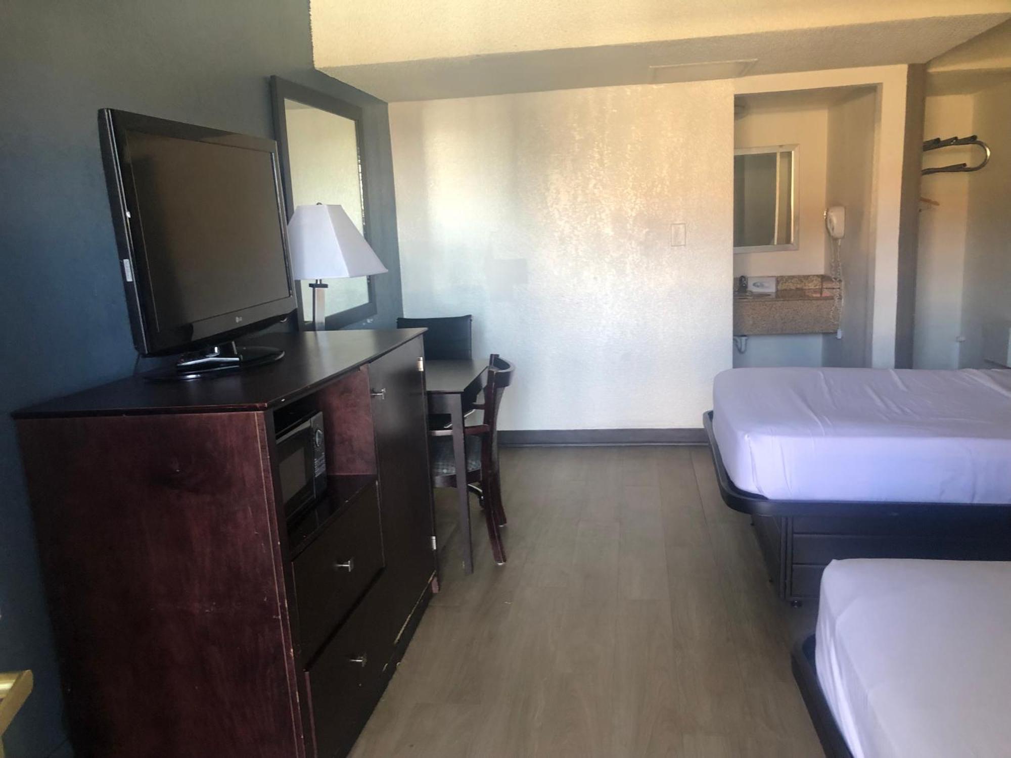 Double Room Two Double Beds Non-Smoking