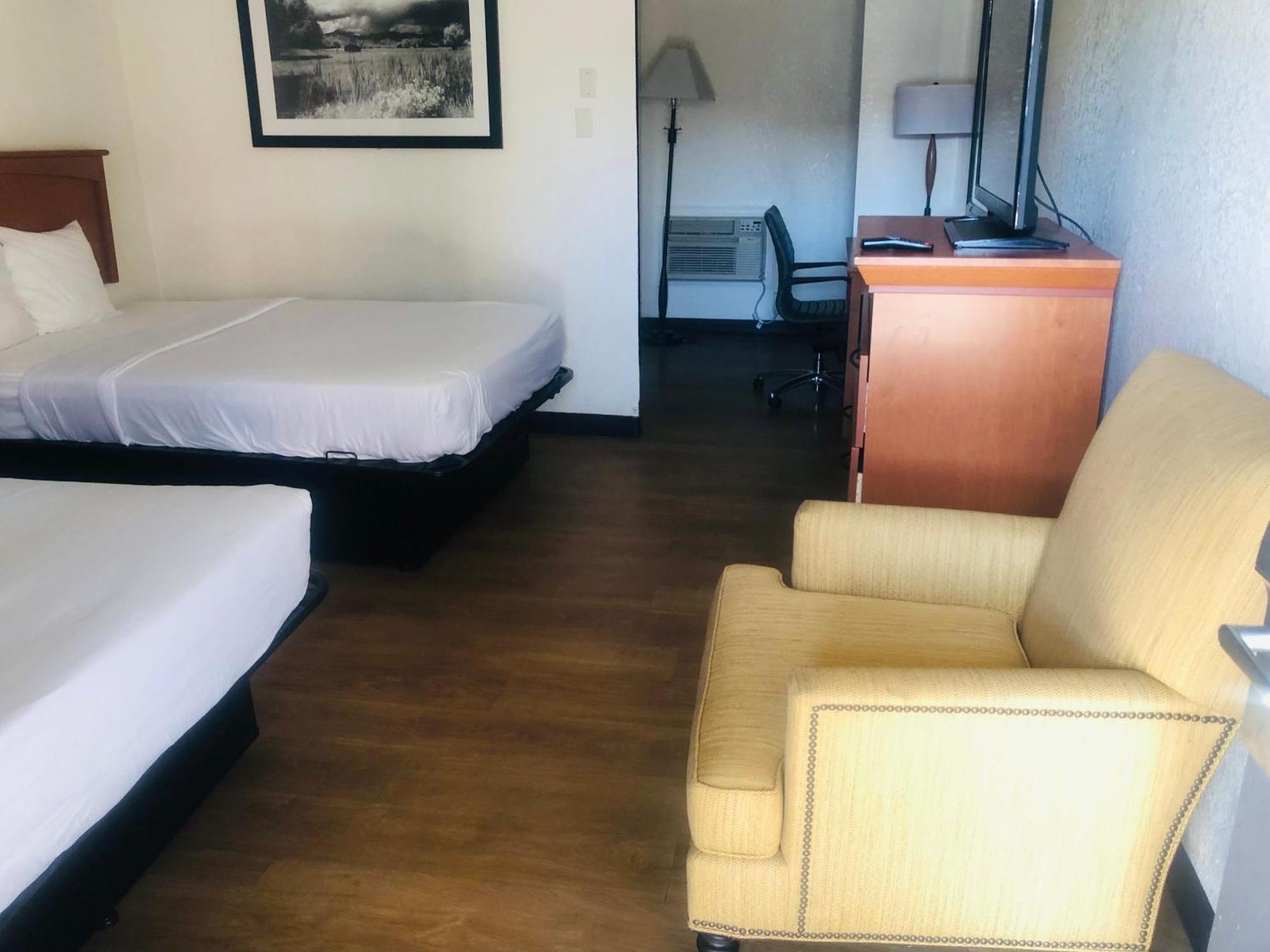 Double Room Two Double Beds Non-Smoking
