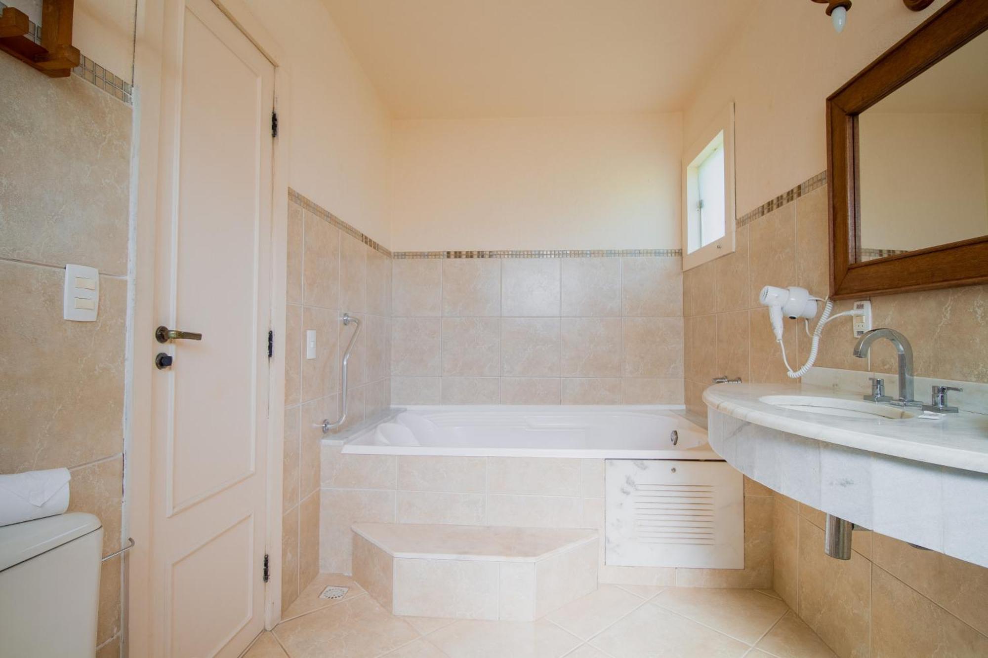 Deluxe Double Room Bath