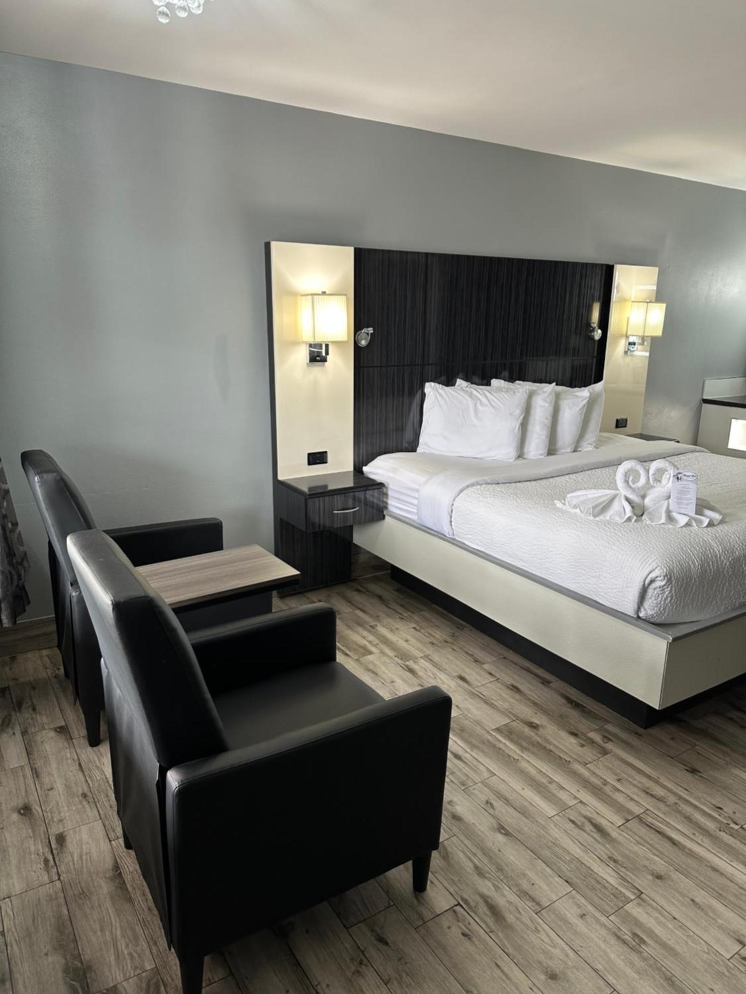 Deluxe King Room