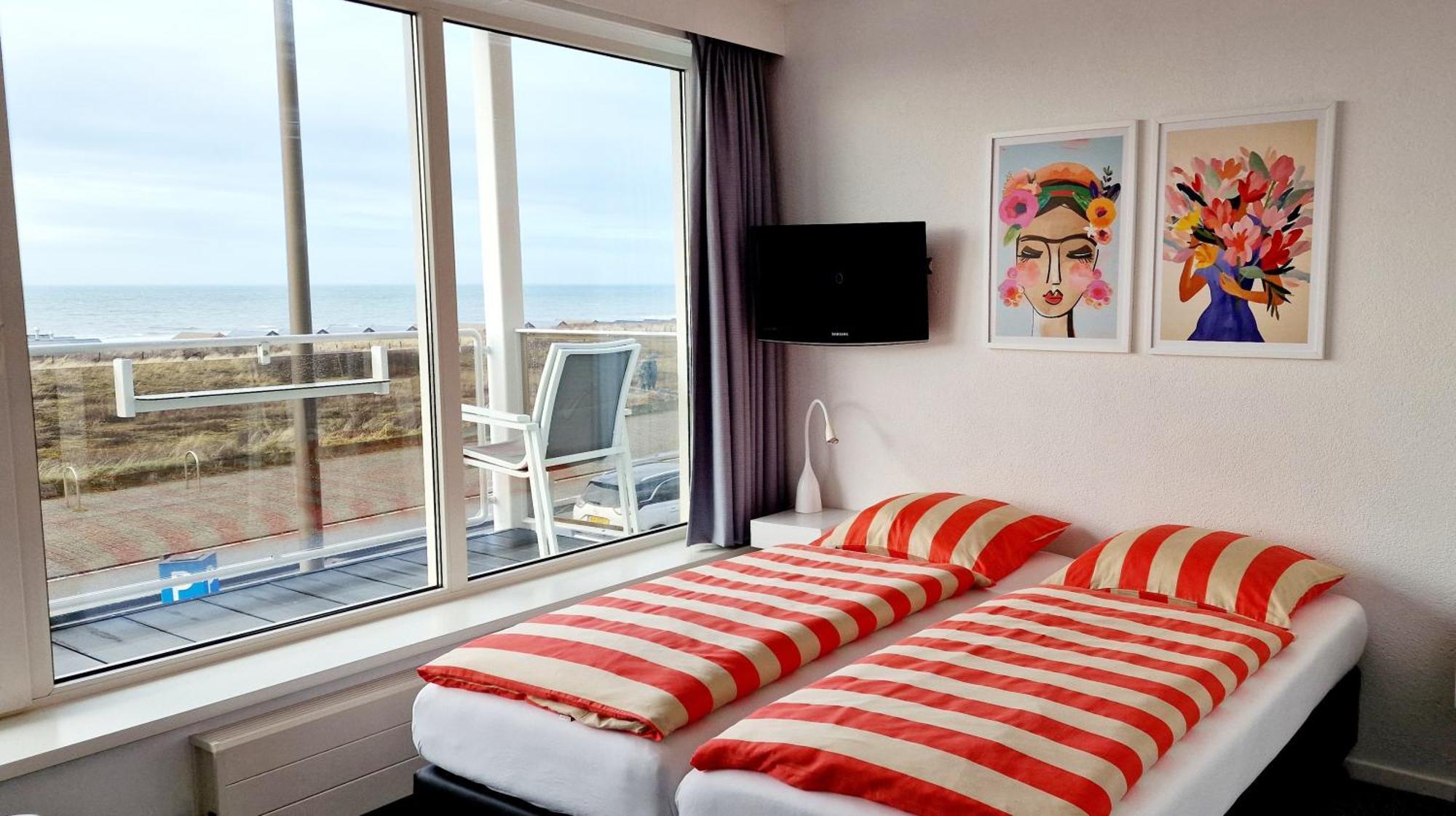Standard Twin Room Sea View