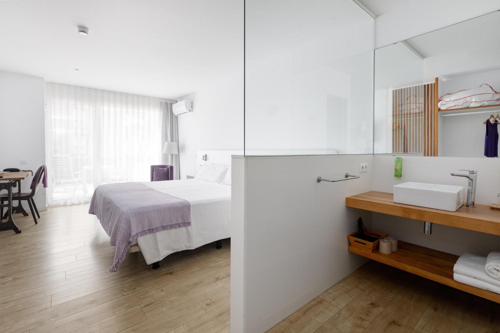 Double Room Balcony Partial Sea View