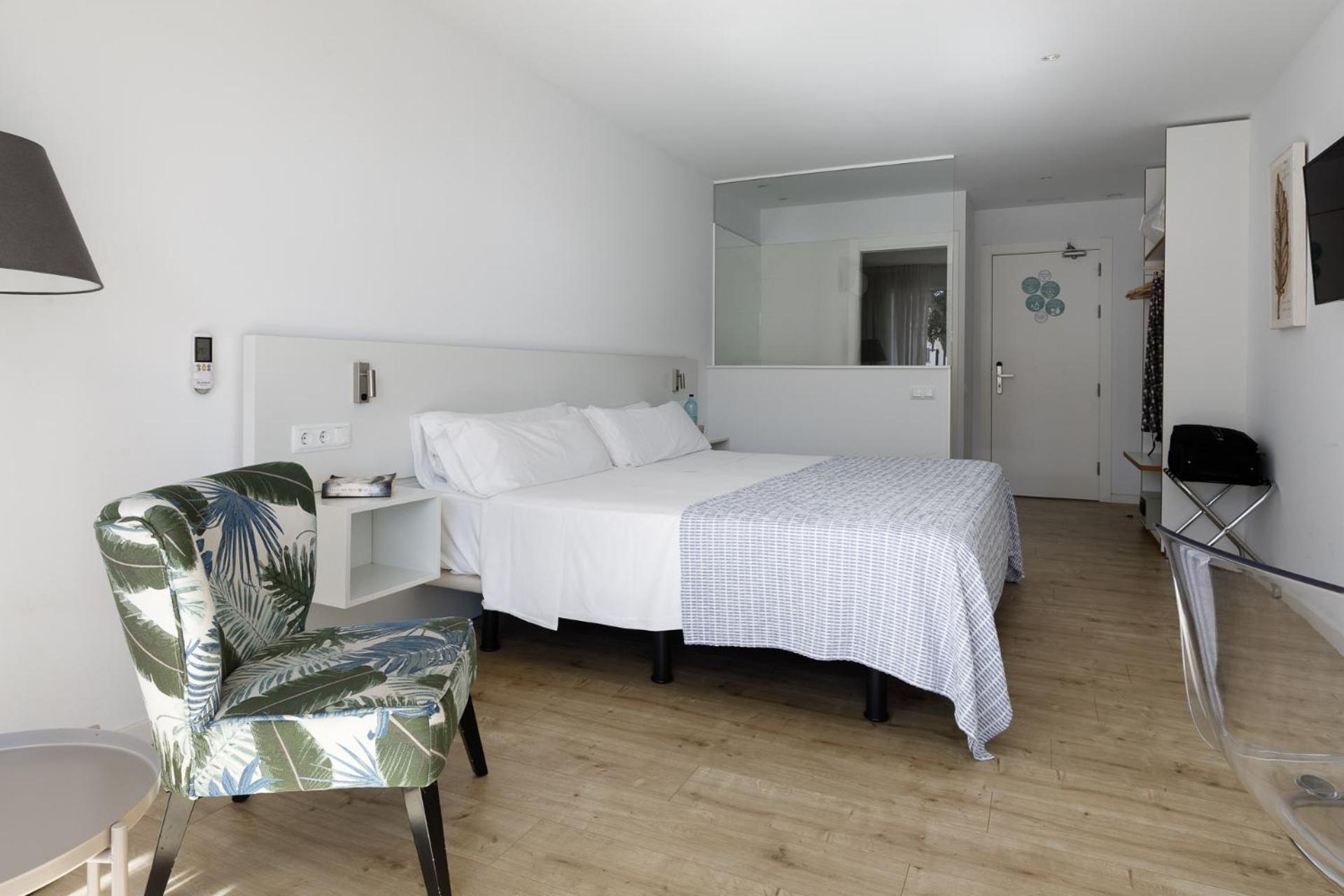 Double Room Balcony Partial Sea View