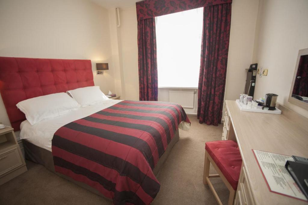 Double Room Private Bathroom