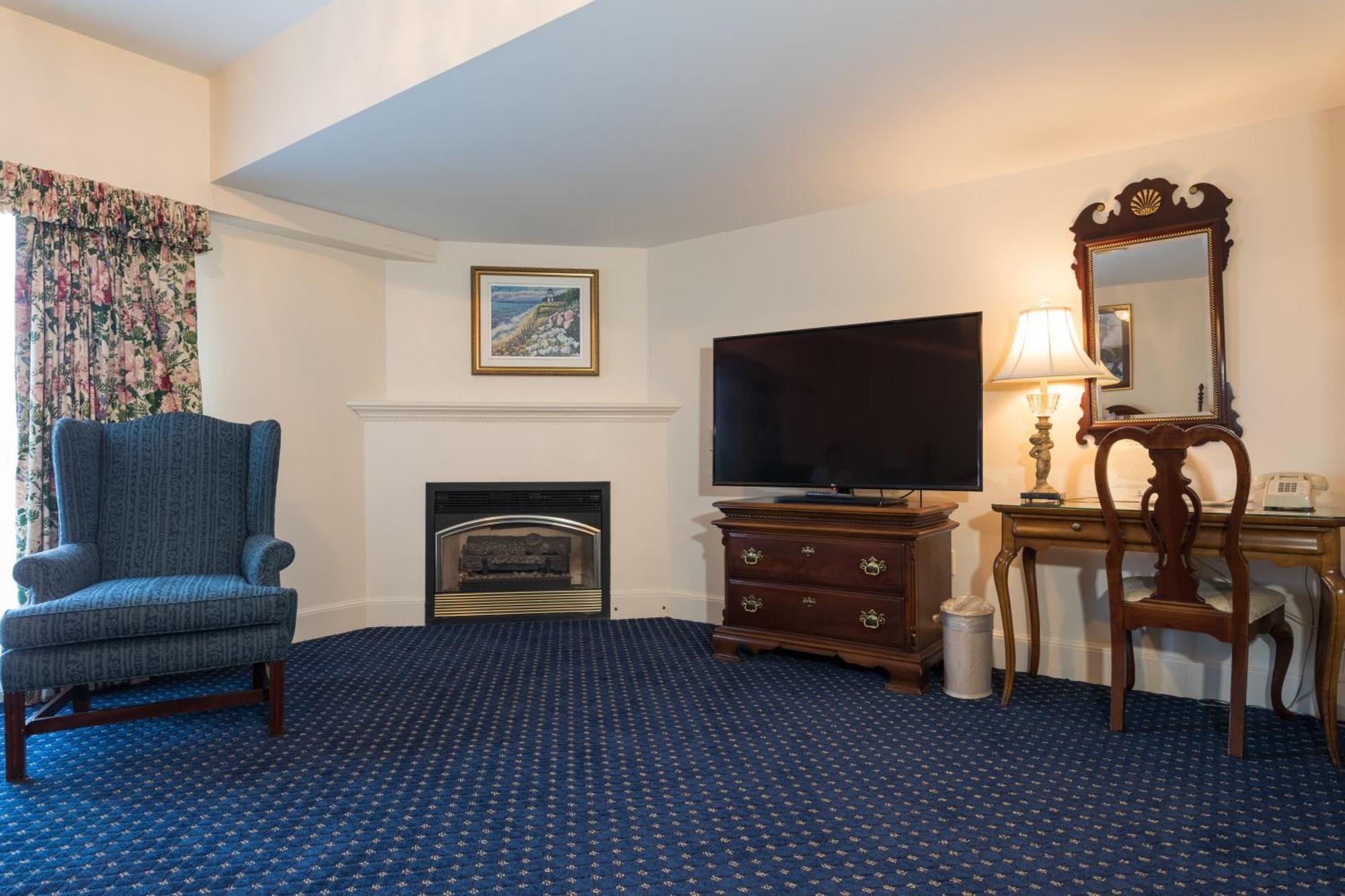 Mizzentop | Fireplace | ADA-Friendly | 1st Floor