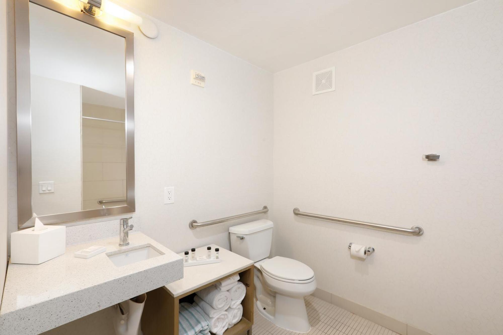 Queen Room Two Queen Beds Disability Access