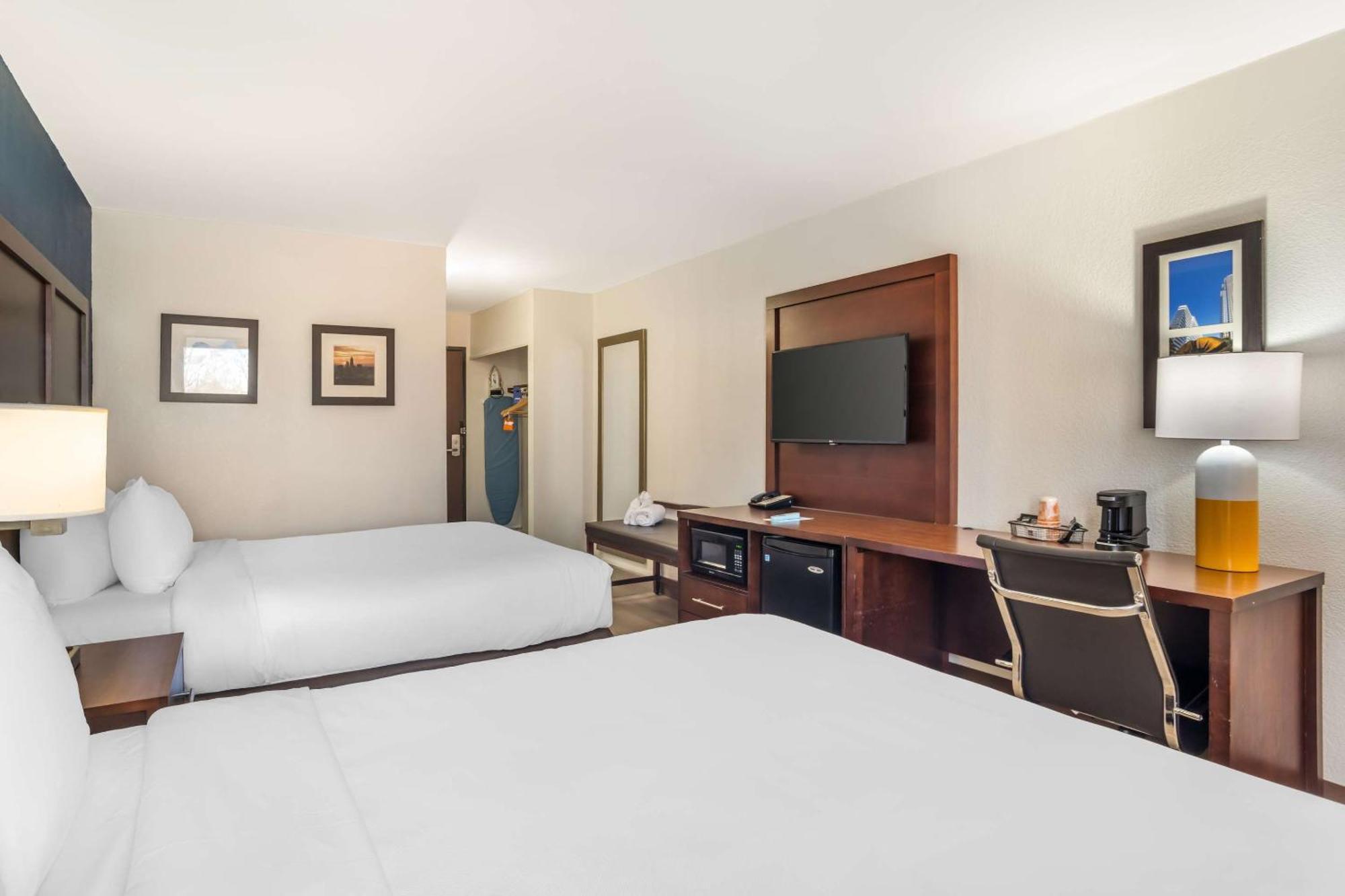 Queen Room Two Queen Beds Non-Smoking