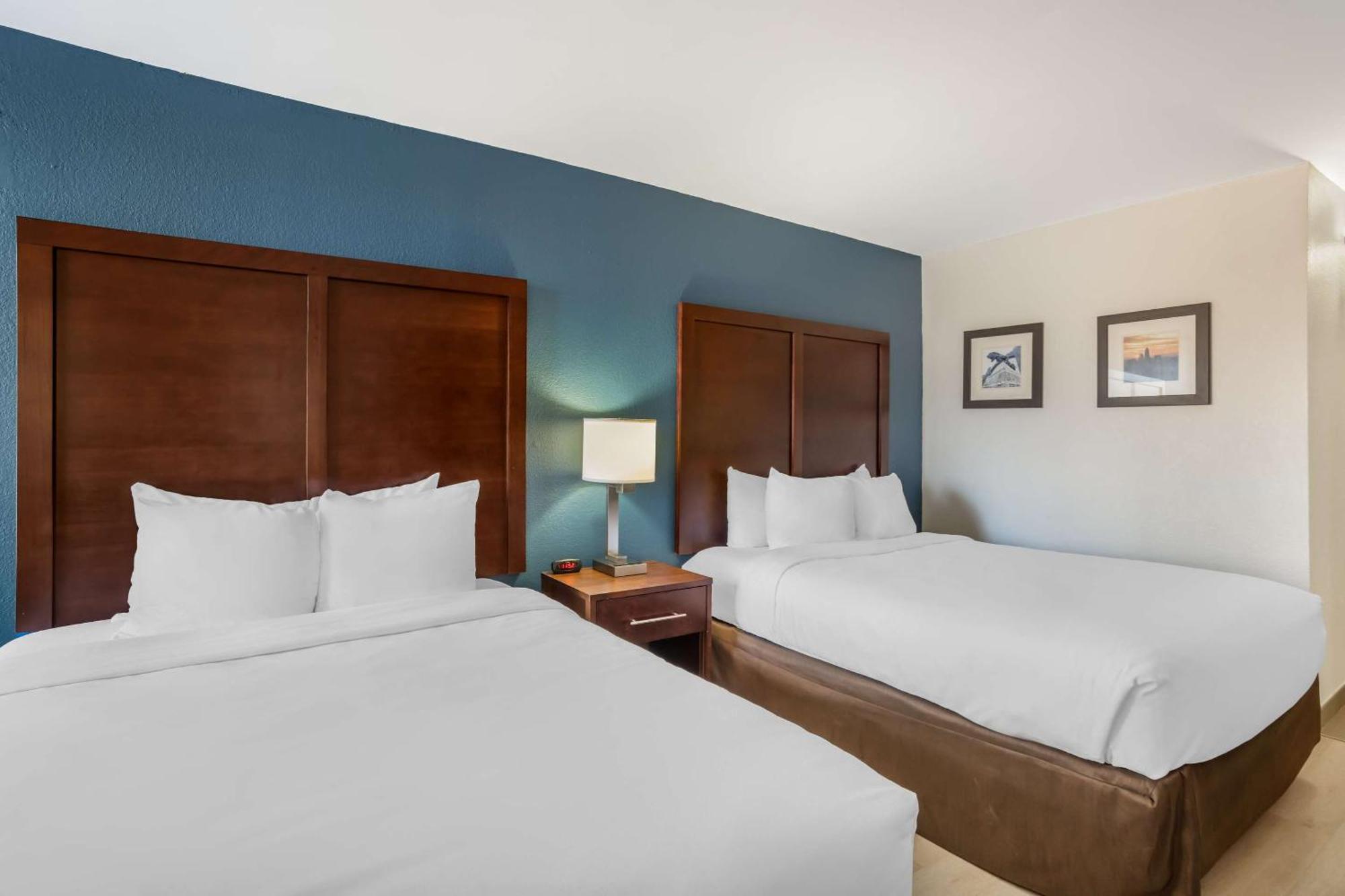 Queen Room Two Queen Beds Non-Smoking