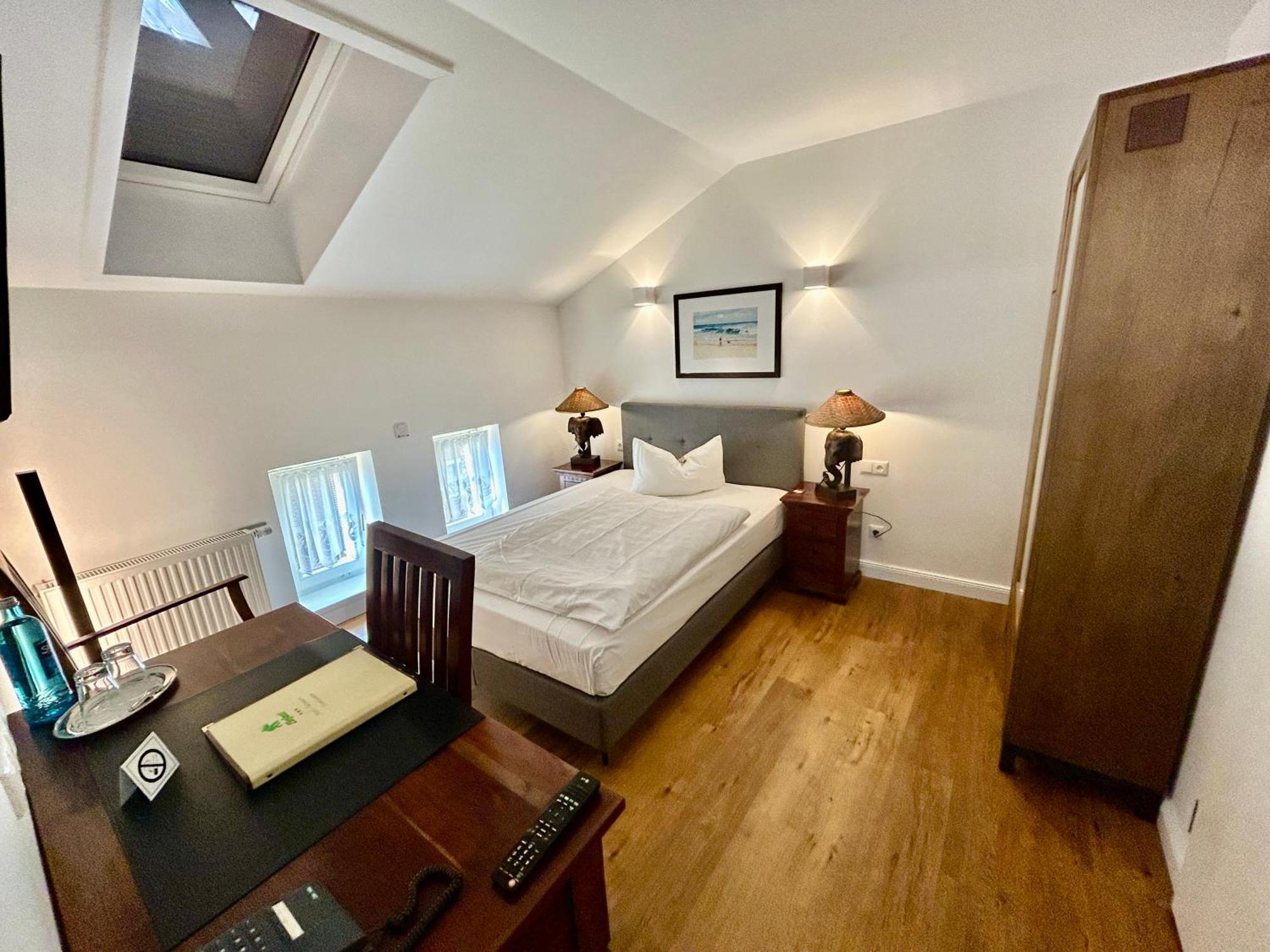Budget Double Room,1655267400:JPEG