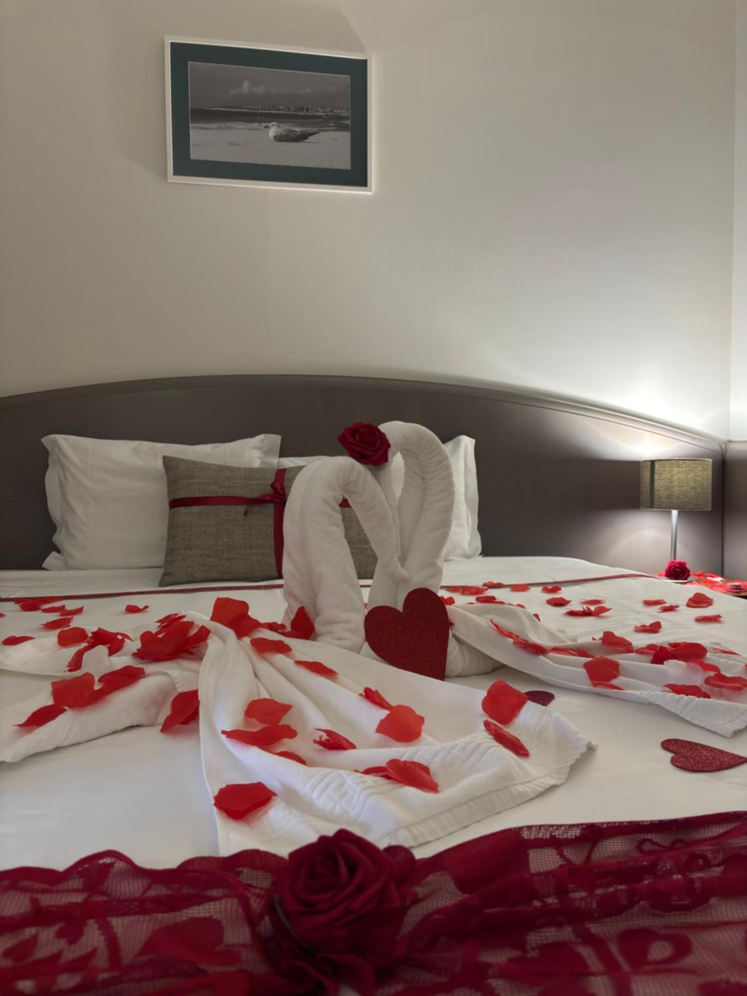 Romantic Double or Twin Room,1655267496:JPEG