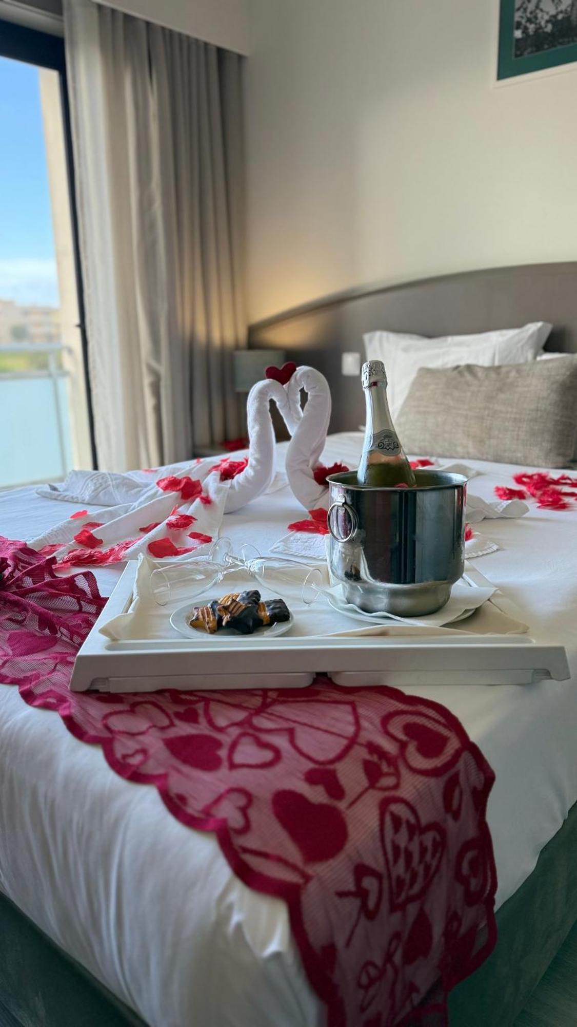 Romantic Double or Twin Room,1655267499:JPEG