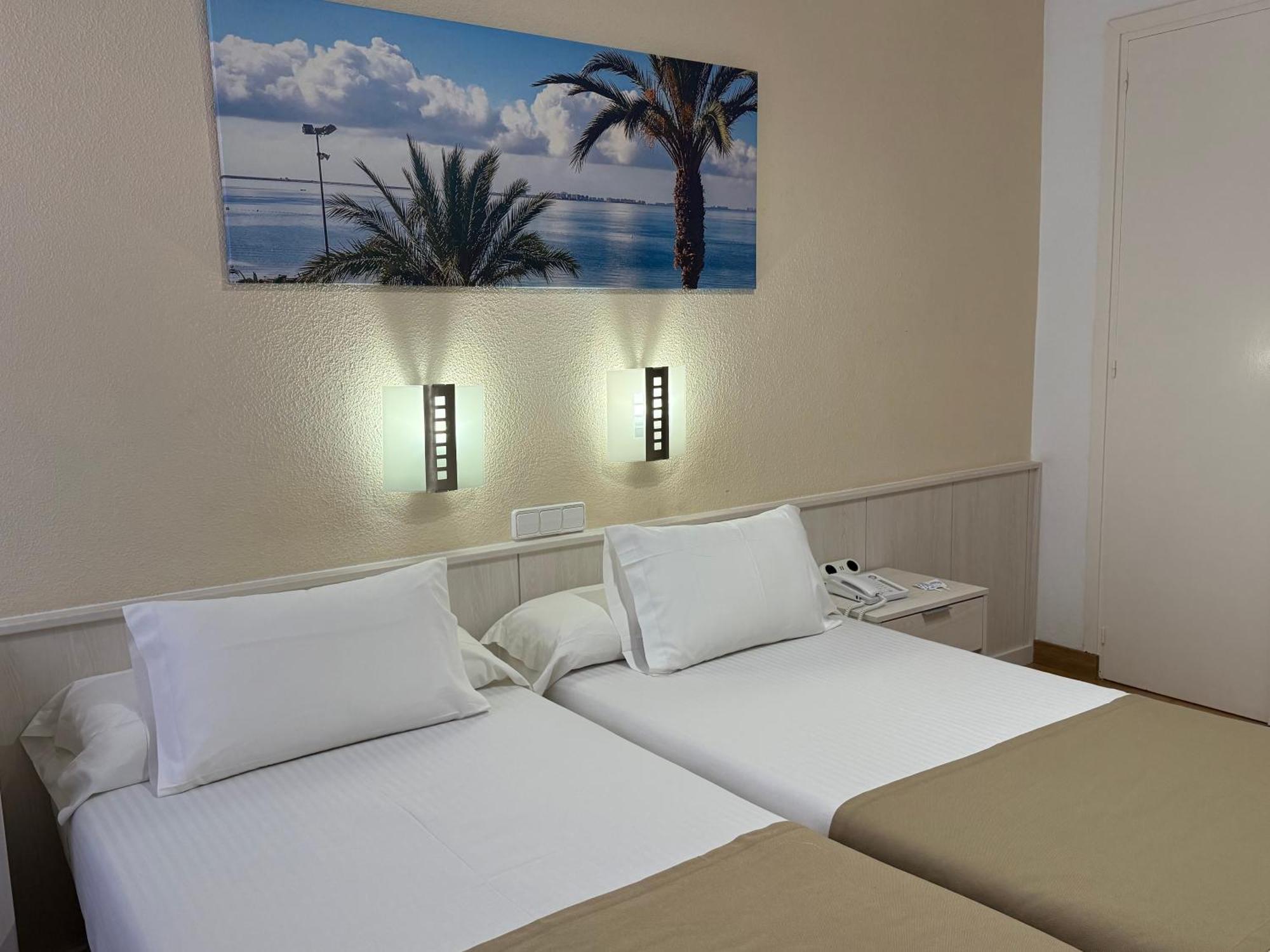 Twin Room,738316903:JPEG