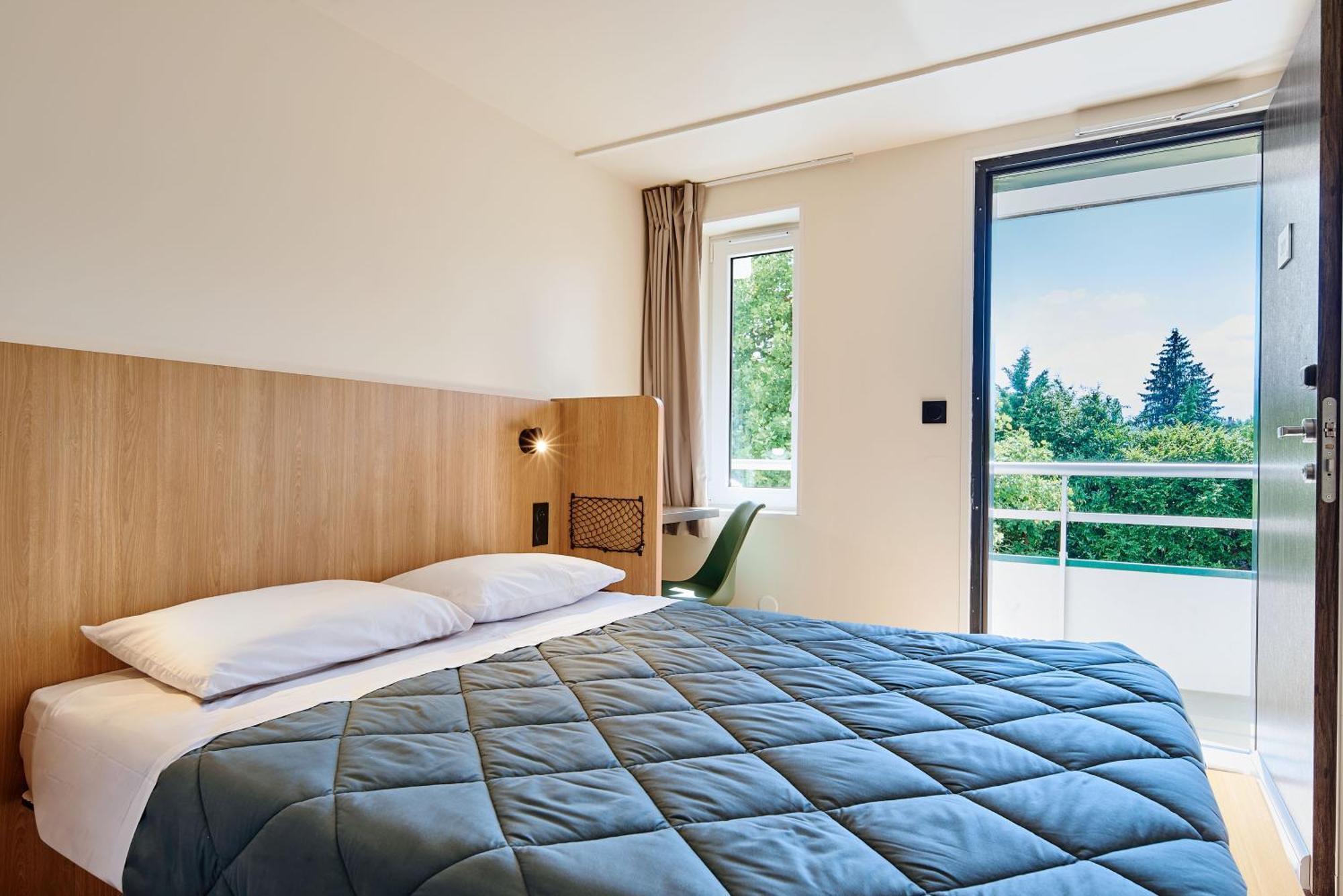 Standard Room 1 Queen Bed,1690934189:JPEG