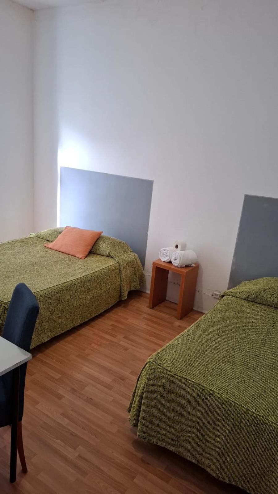 Chambre Double ou Lits Jumeaux avec Salle de Bains Commune