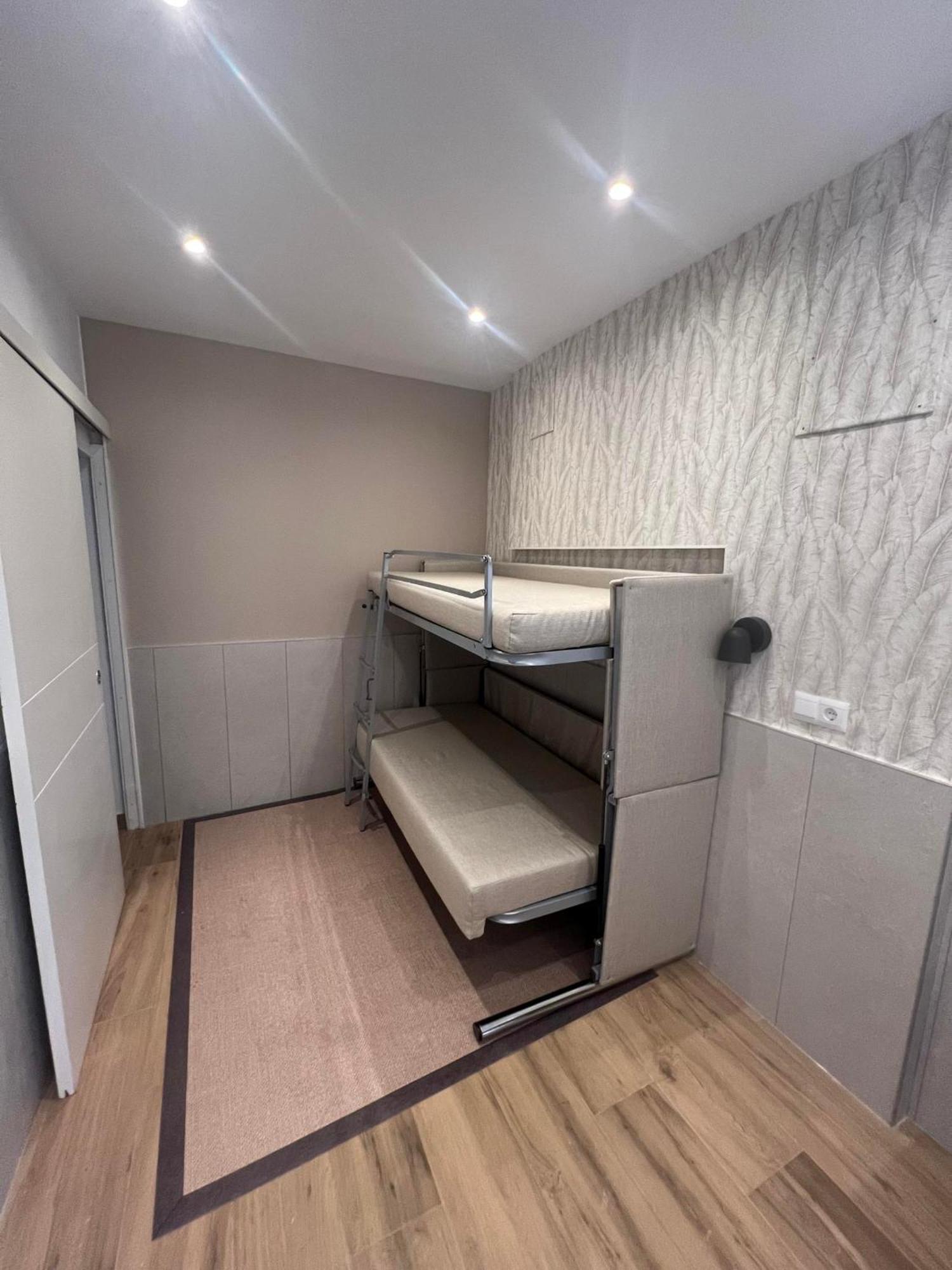 Family Room Airport Shuttle