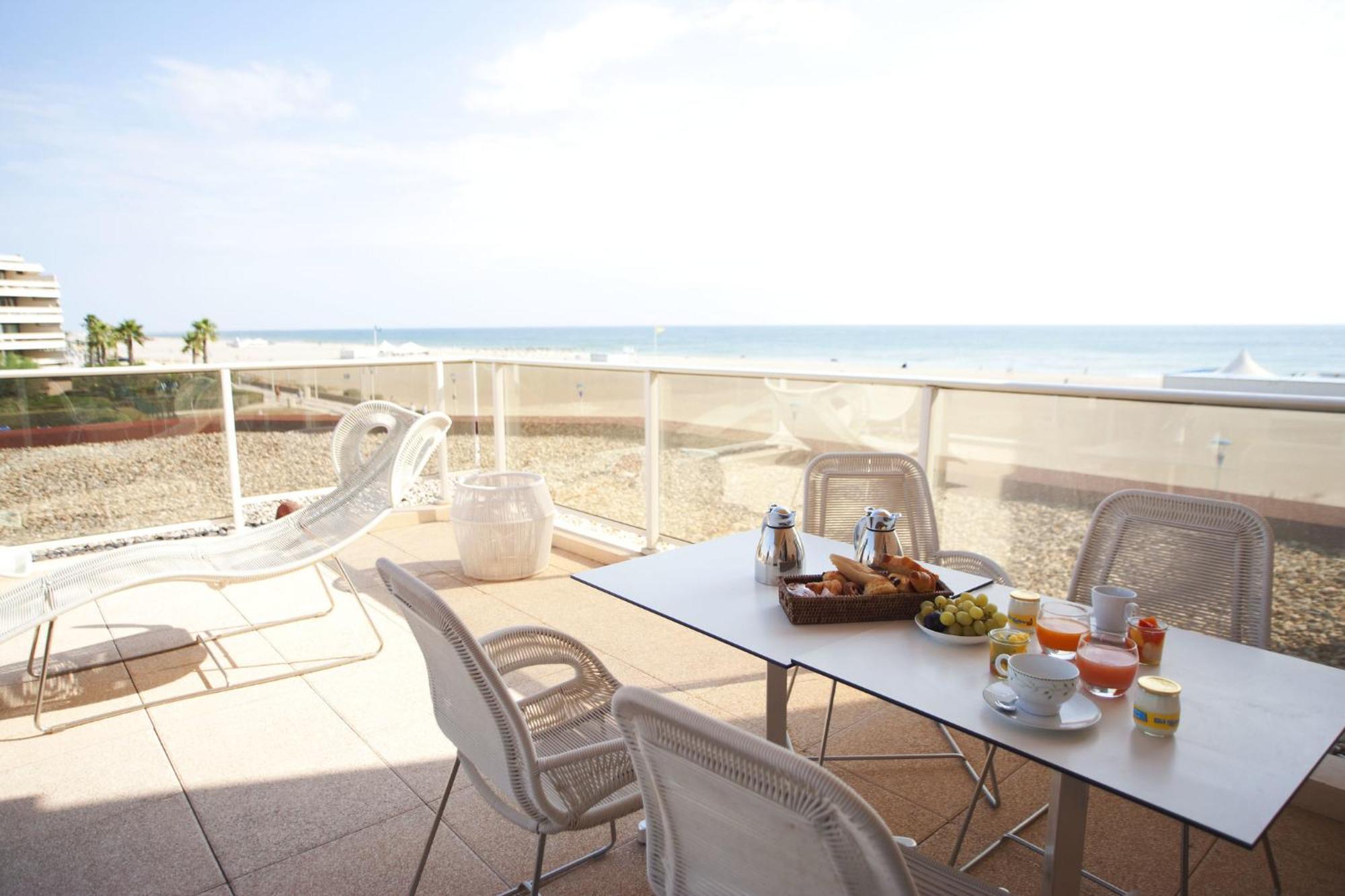 Prestige Suite Sea View Complimentary Spa Access