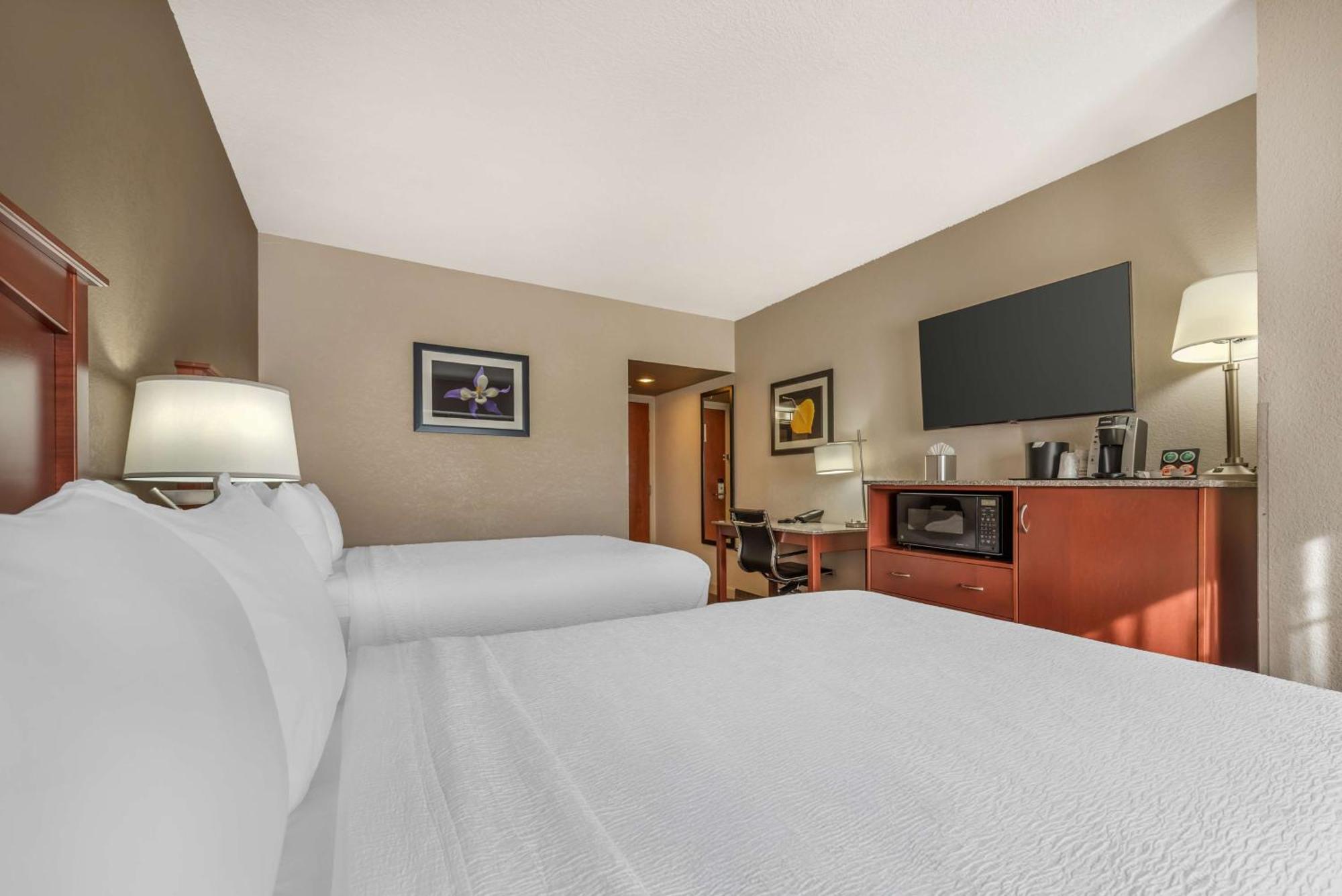 Queen Room Two Queen Beds Non-Smoking