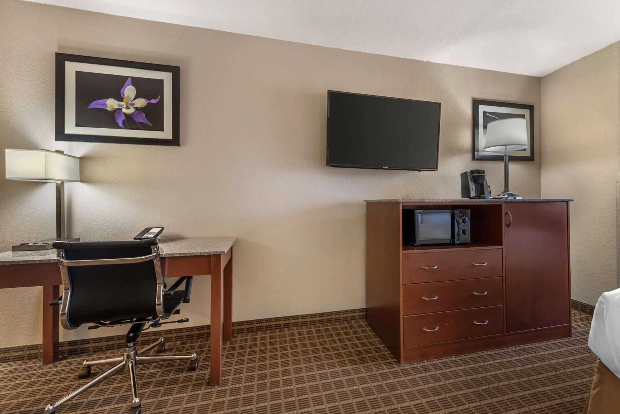 King Suite Non-Smoking