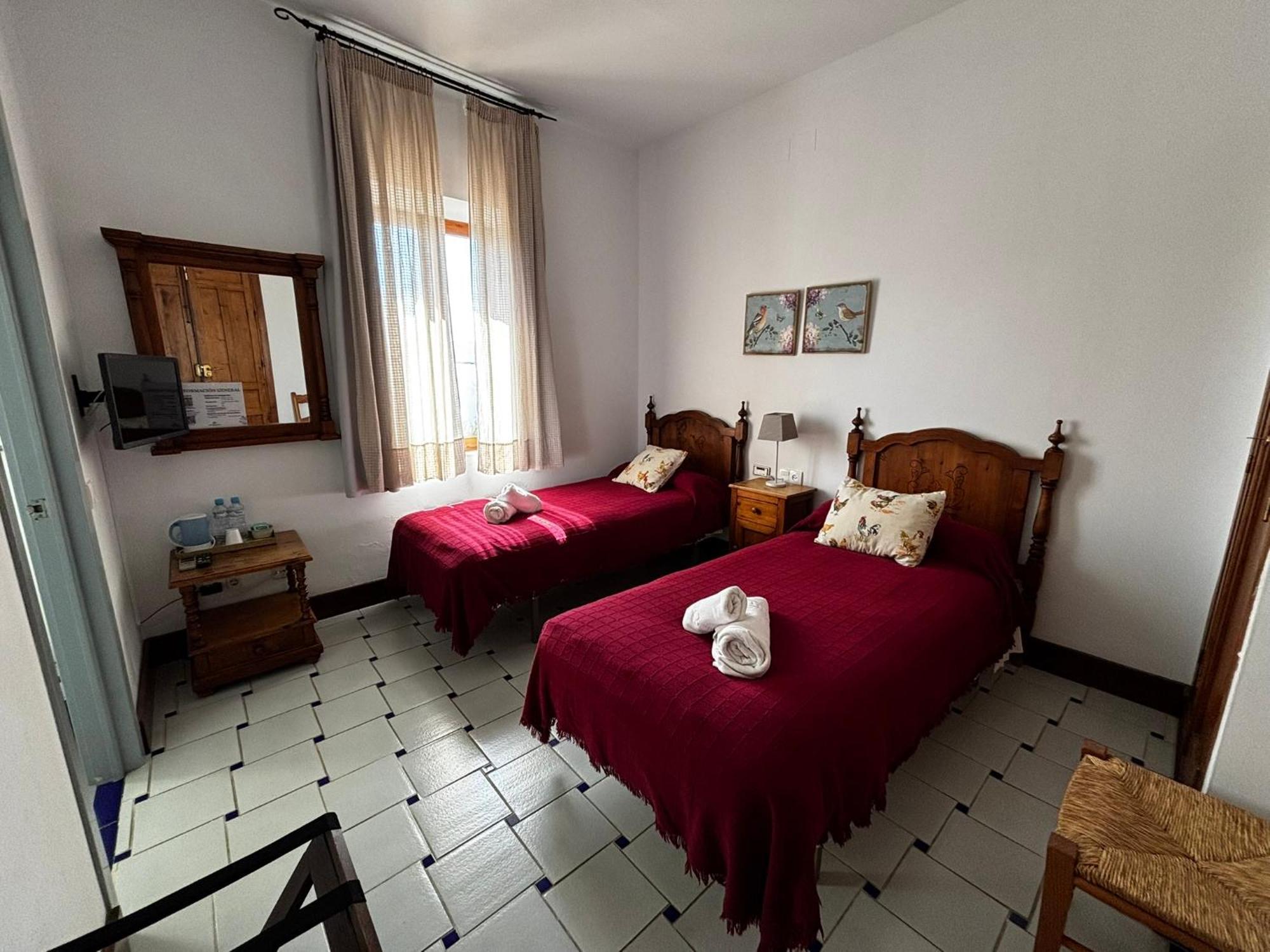 Twin Room,1655304521:JPEG