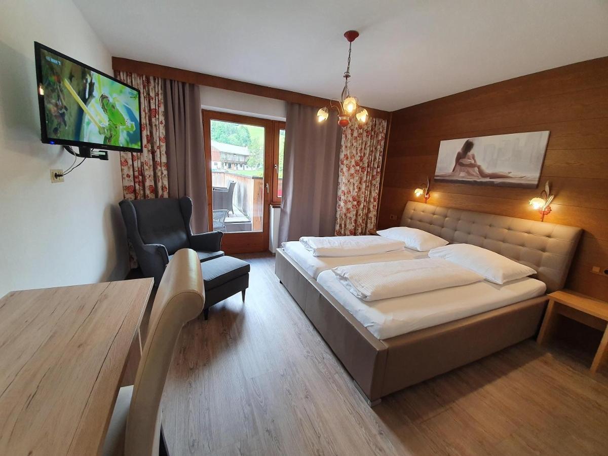 Double Room Shower