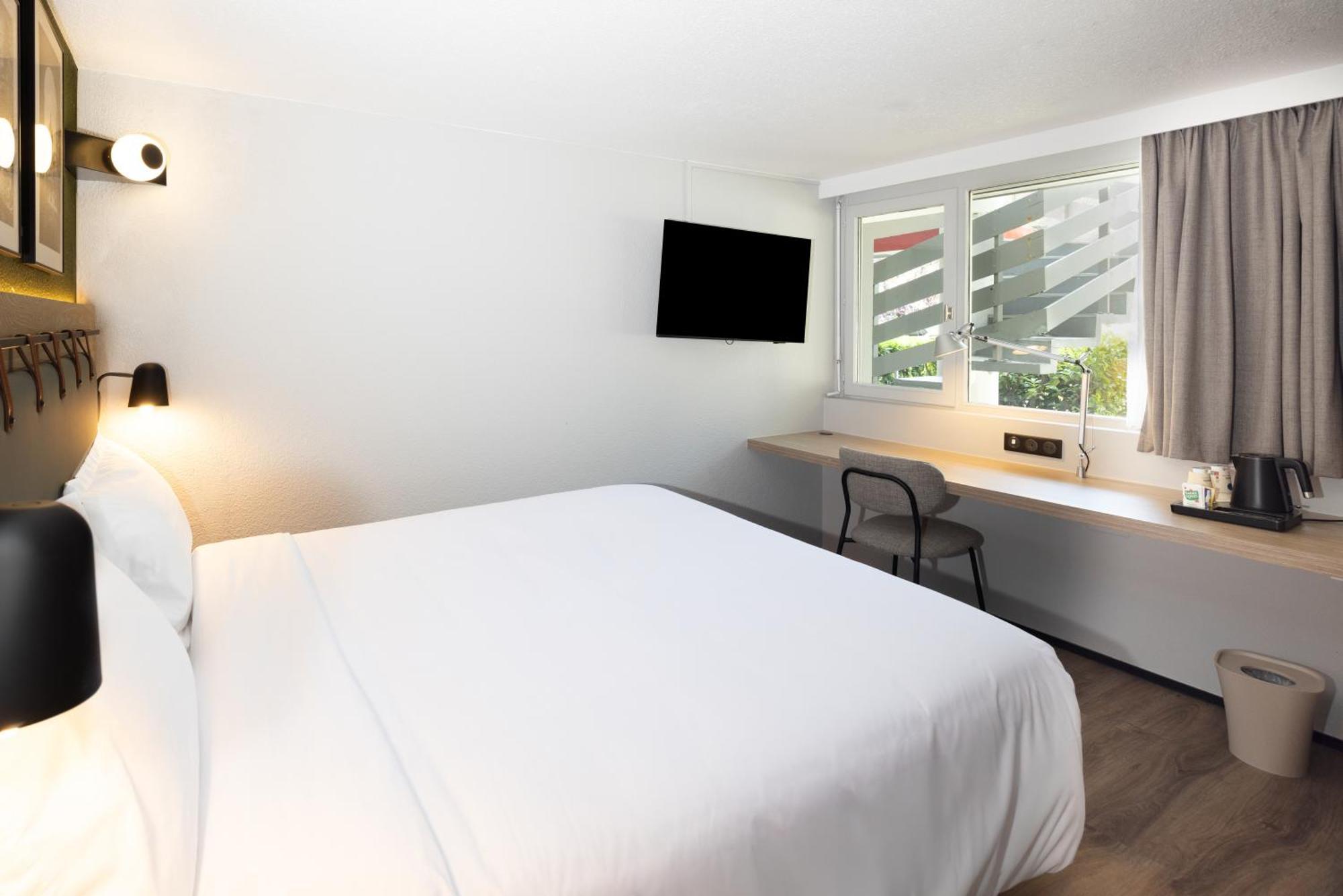 Standard Room - 1 Queen Bed,1656169810:JPEG