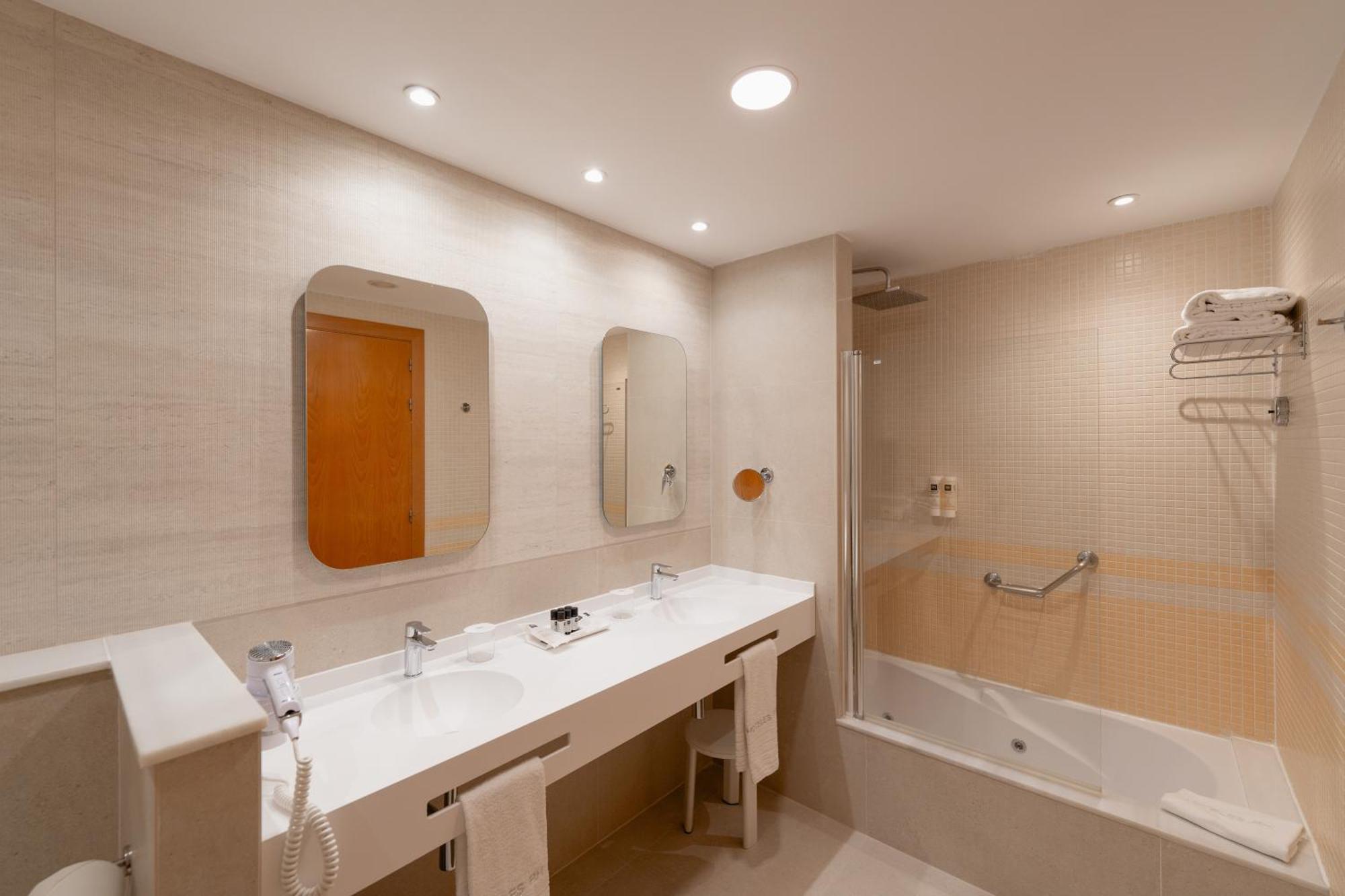 Double or Twin Room with Terrace,1656171147:JPEG