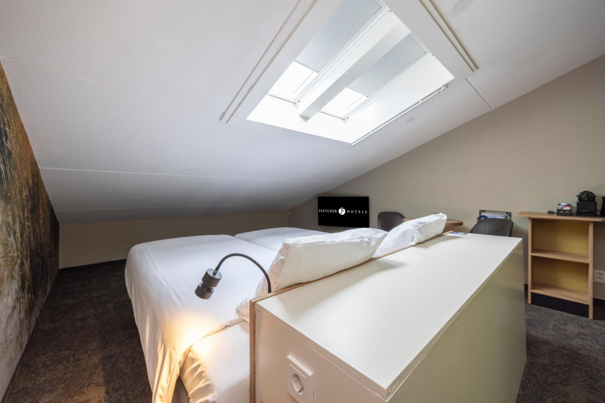 Small Twin Room,1656171738:JPEG