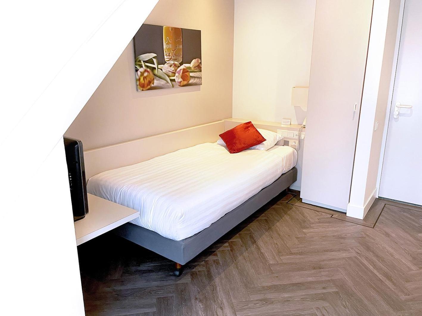 Standard Single Room,1248532690:JPEG