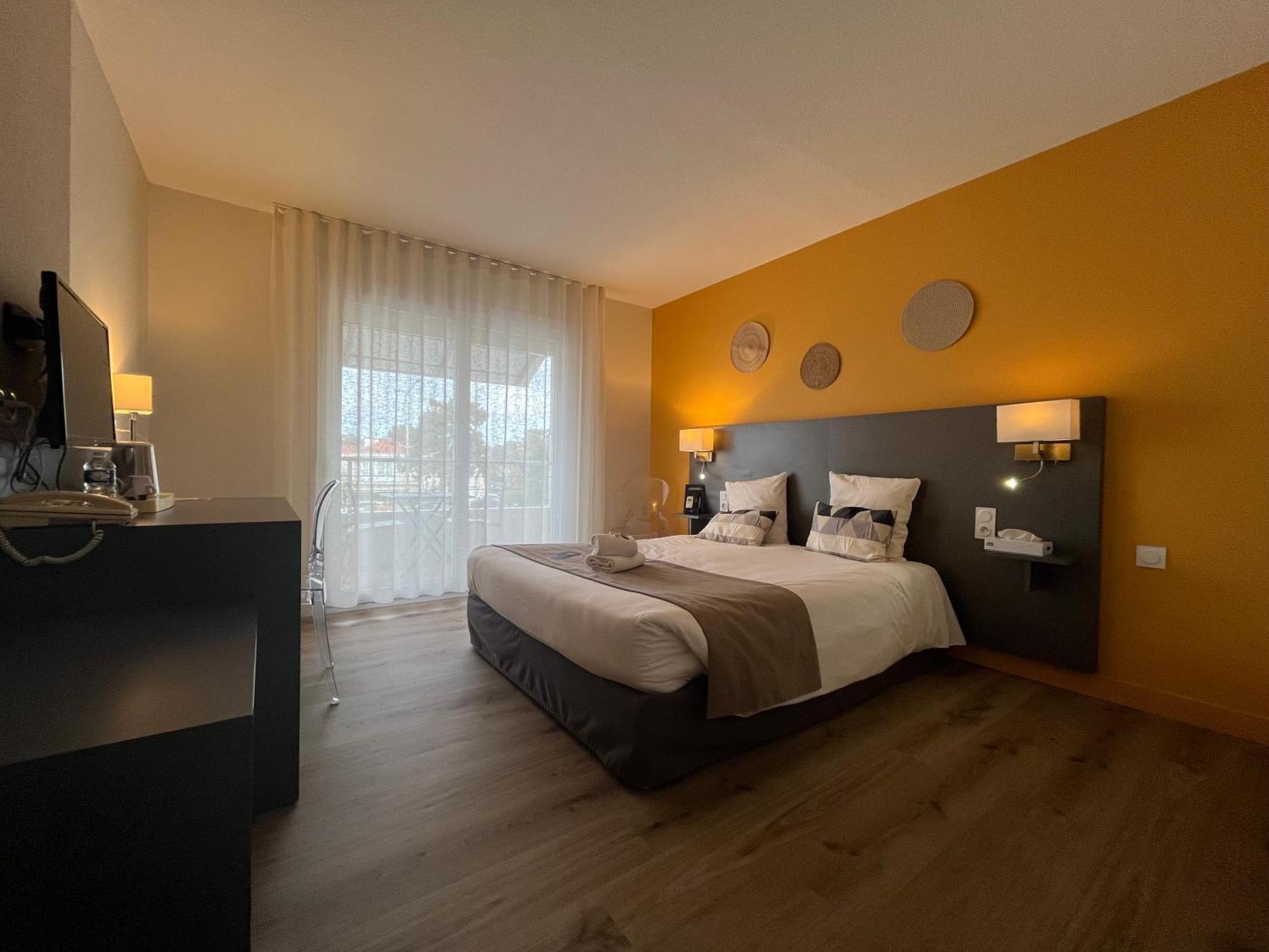 Superior Double Room Balcony Air Conditioning