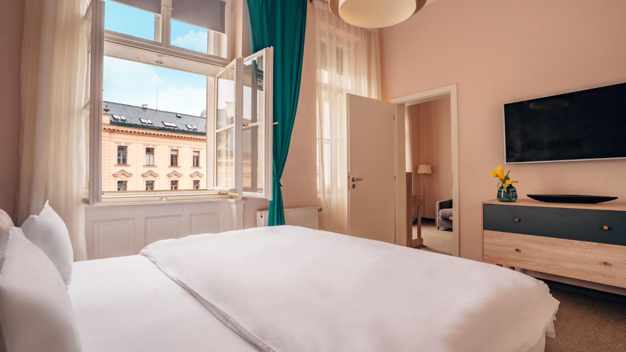 Junior Suite,1656176758:JPEG