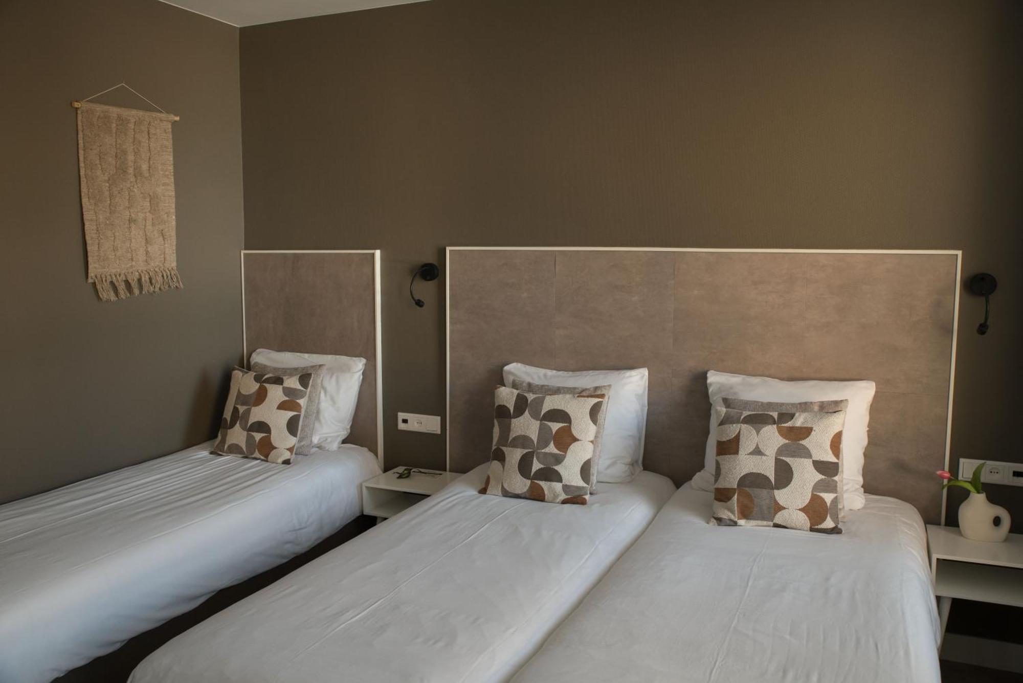 Triple Room,1656178681:JPEG