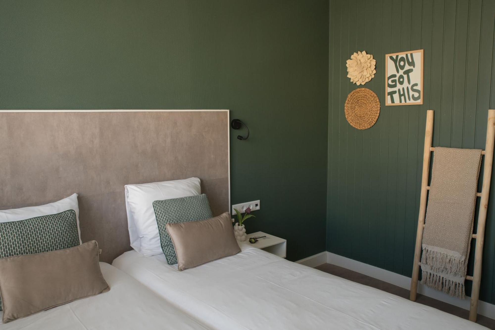 Double Room,1656178683:JPEG
