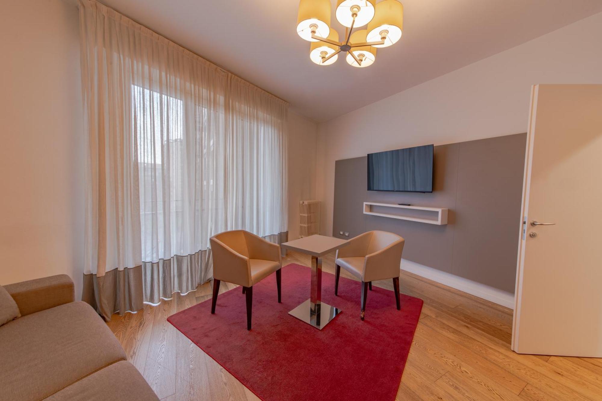 Apartment,1704917026:JPEG
