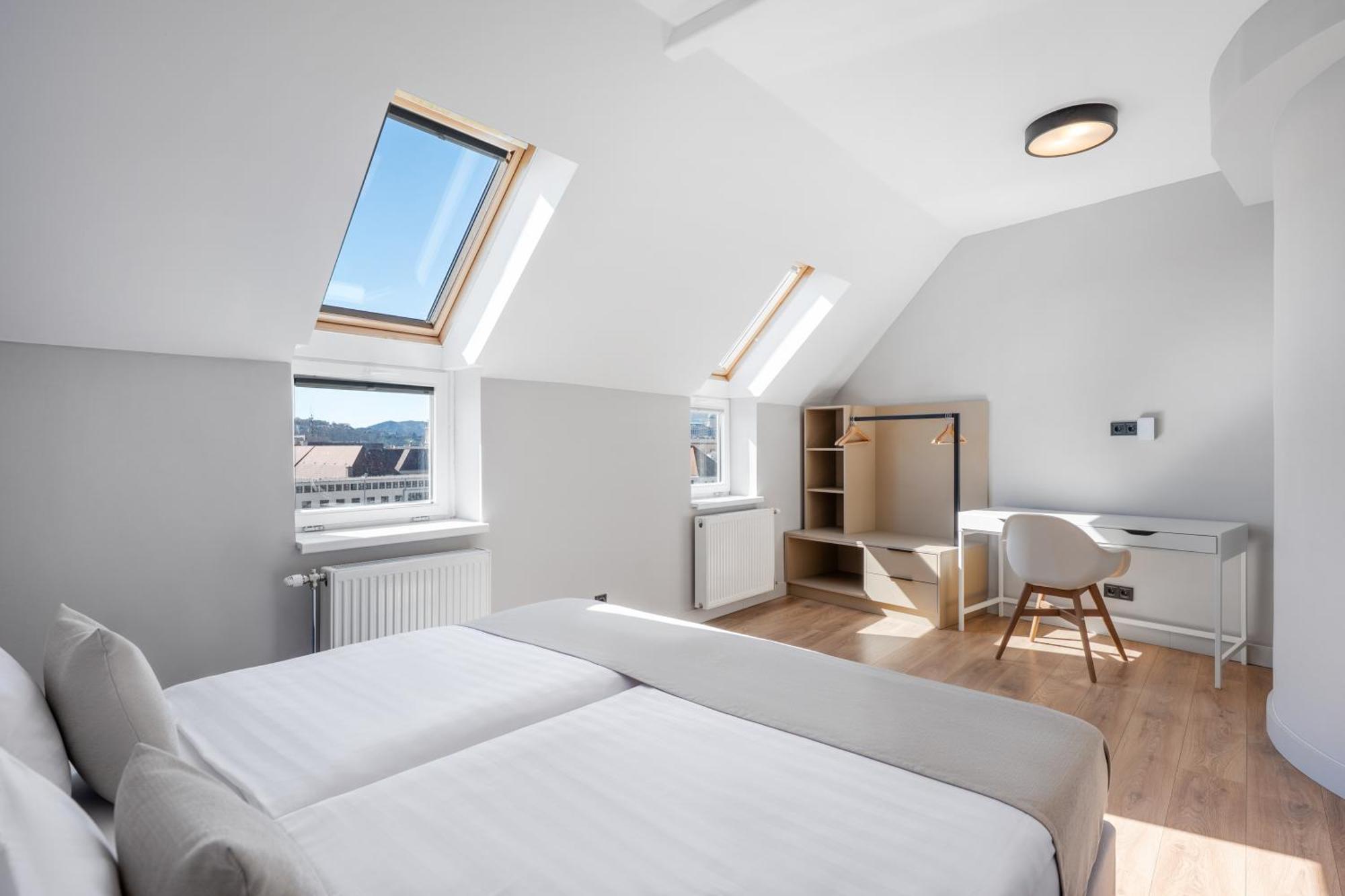 Deluxe Two-Bedroom Apartment terrace