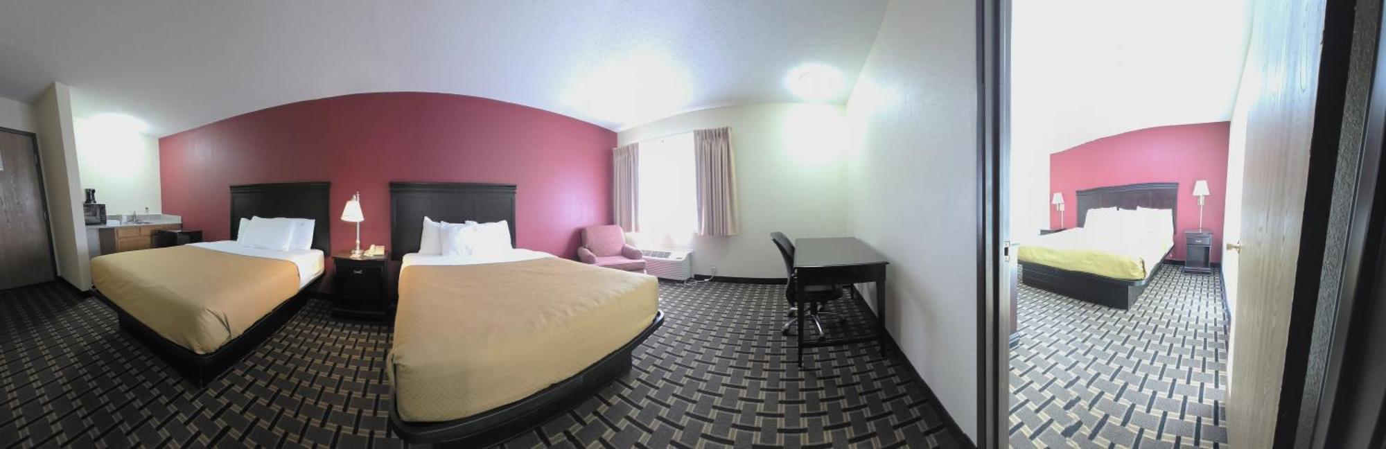 Suite Two Queen Beds One King Bed Non-Smoking,1656207852:JPEG