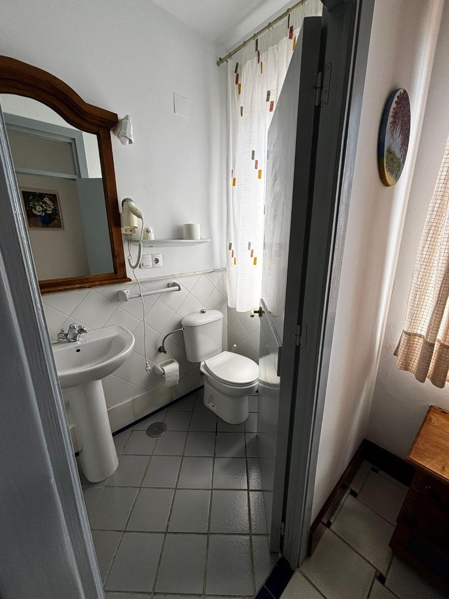 Single Room,1656228189:JPEG