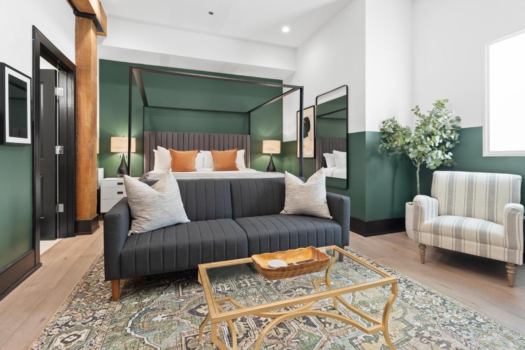 Studio Apartment