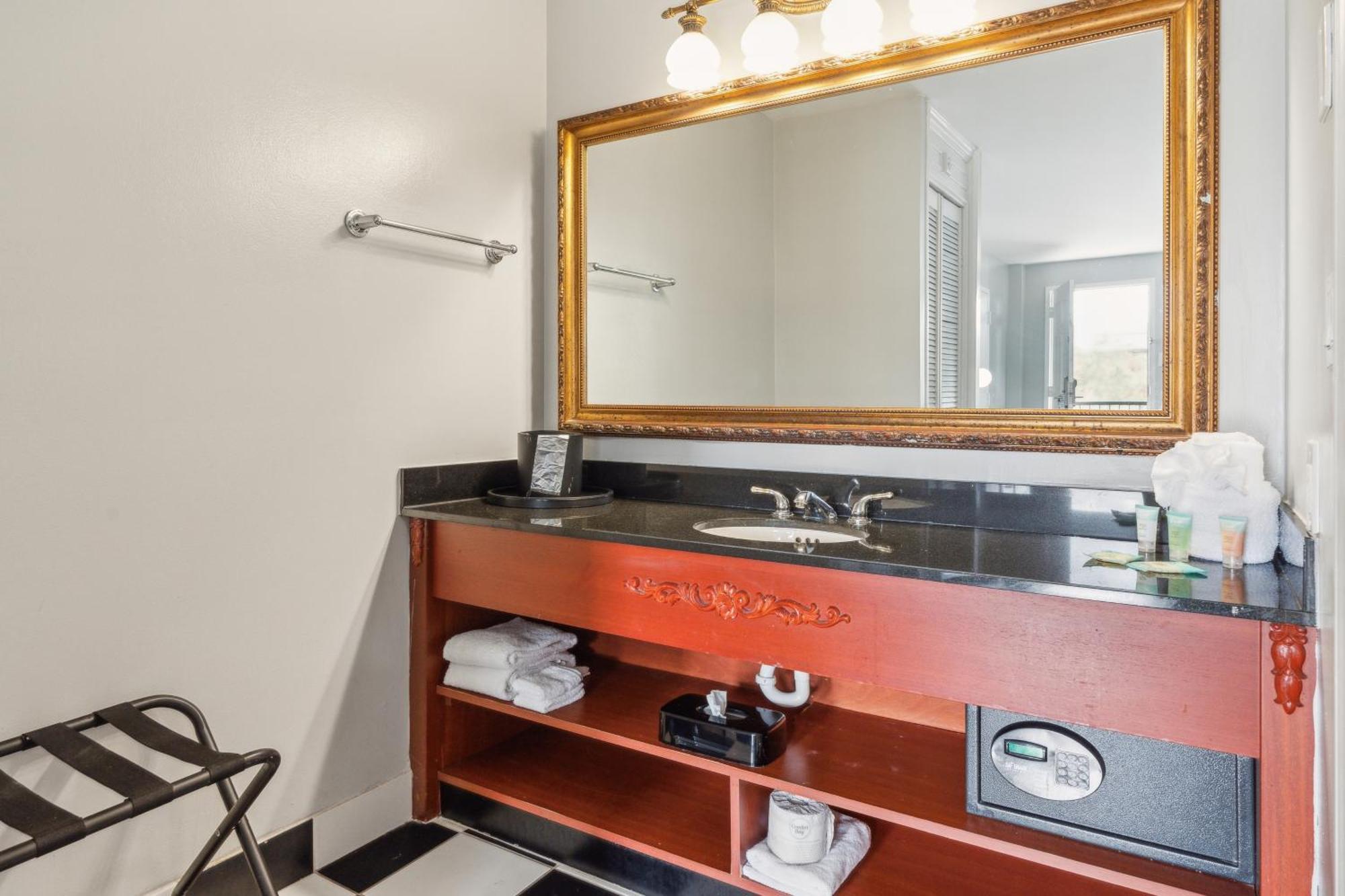 Standard King Room