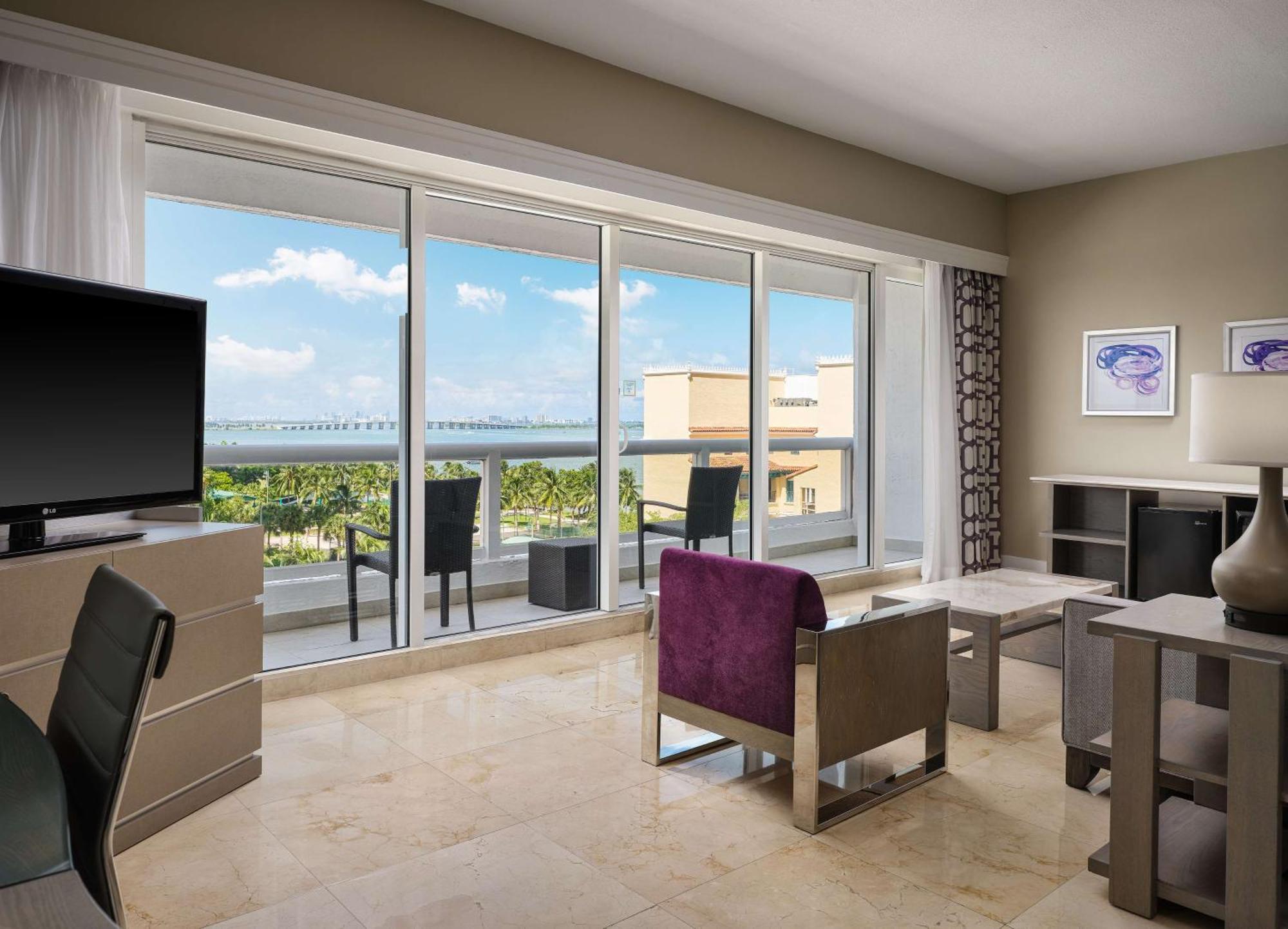 Junior King Suite Balcony & Partial Bay View