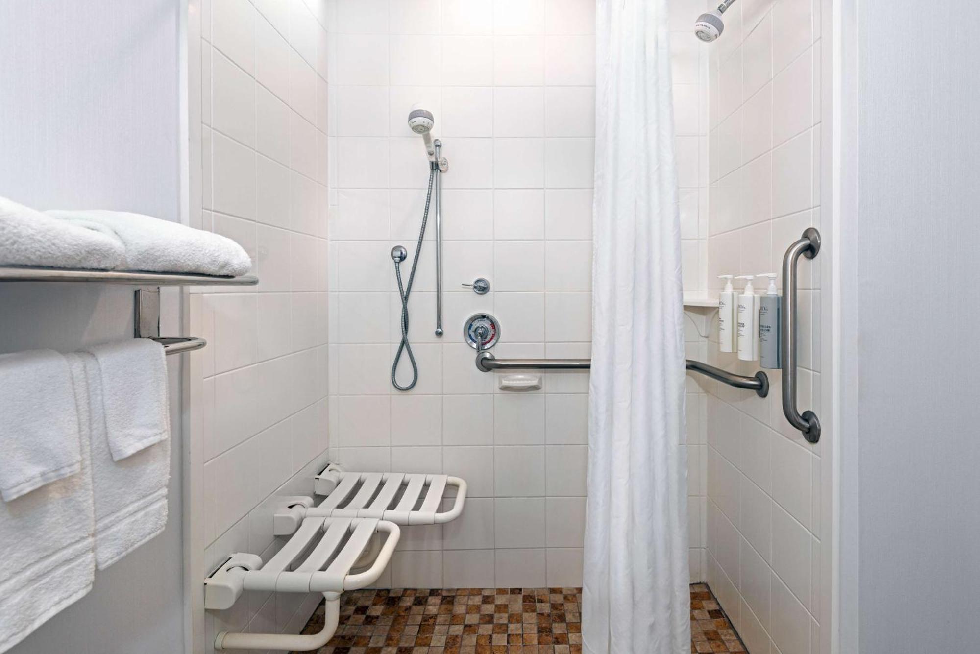 King Room Roll Shower Mobility or Hearing Accessible,1657150777:JPEG