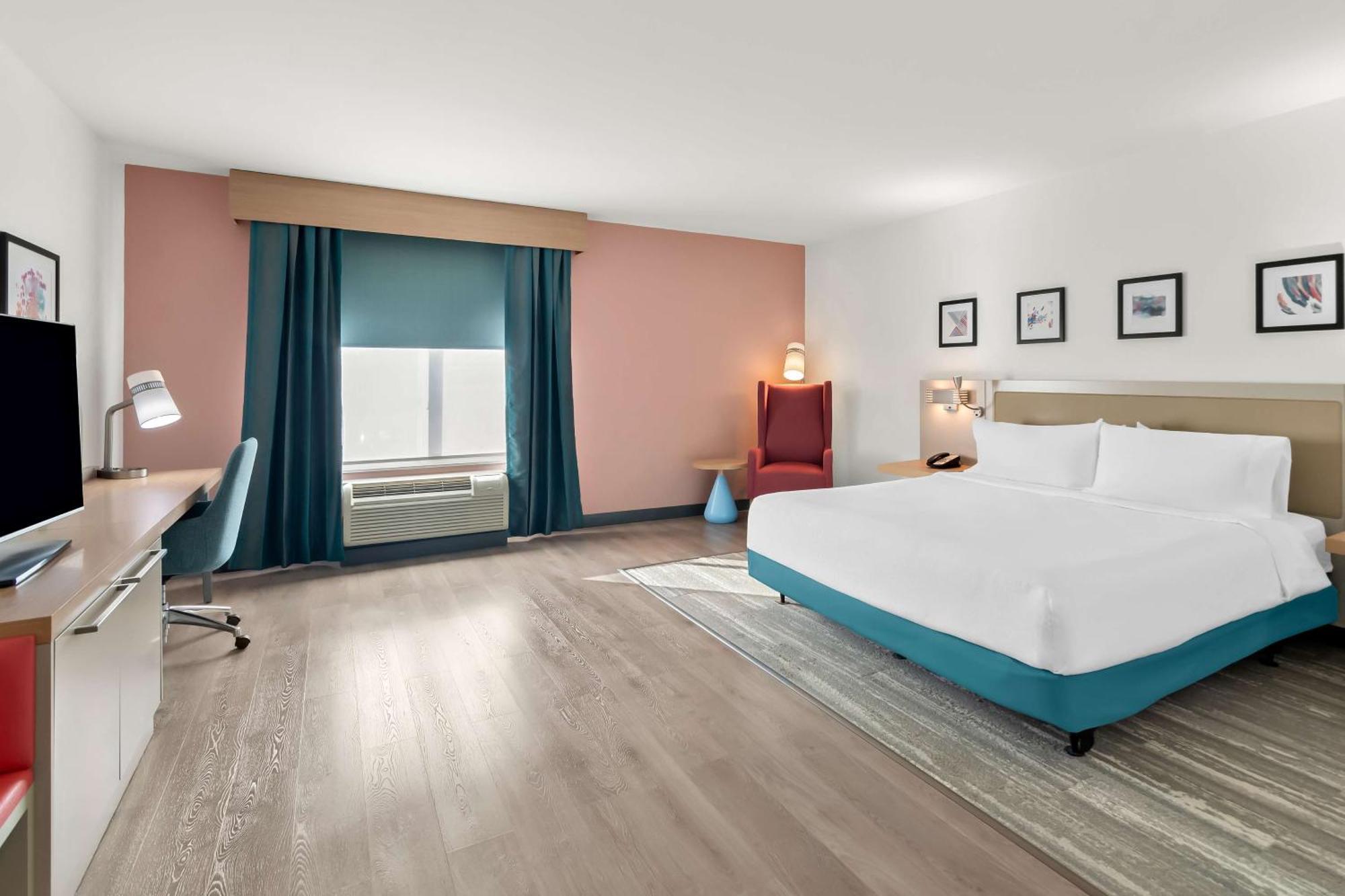 King Room Tub Mobility Hearing Access