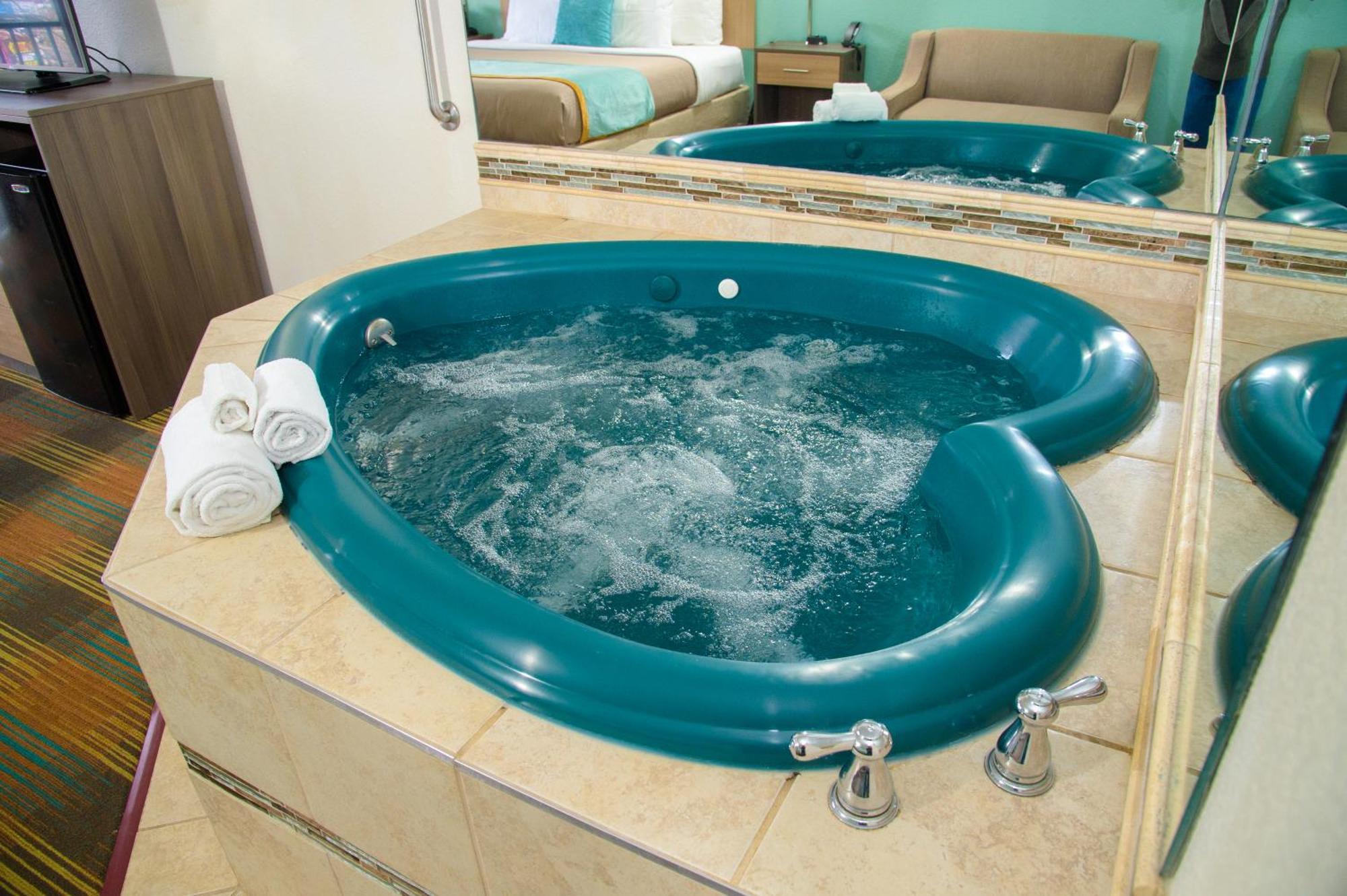 King Suite Hot Tub