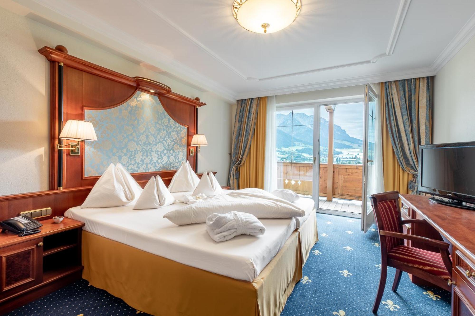 Deluxe Double Room,1758559253:JPEG