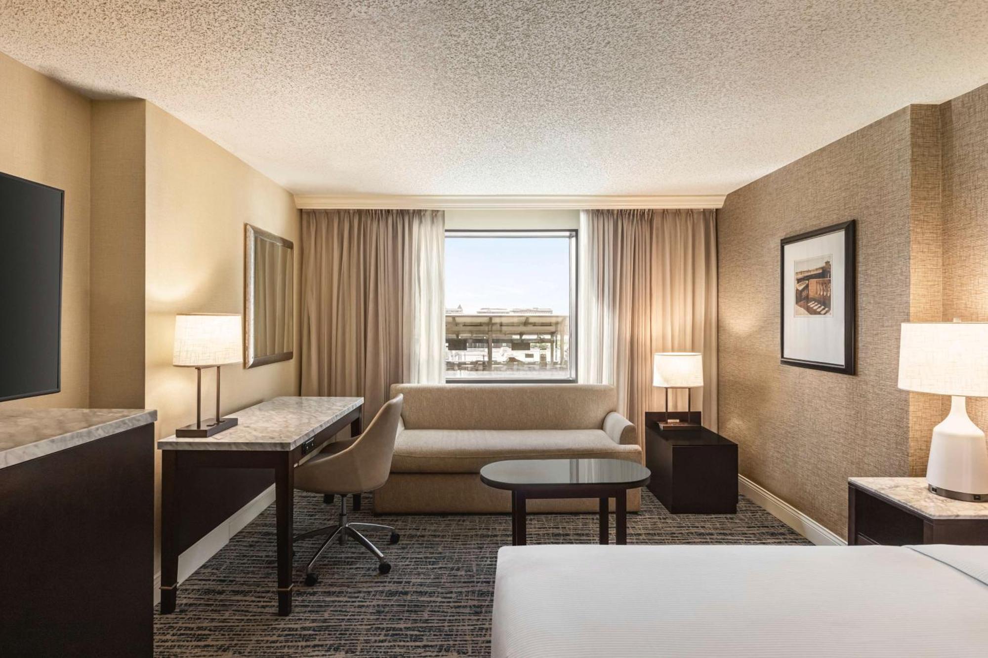King Room Pool View
