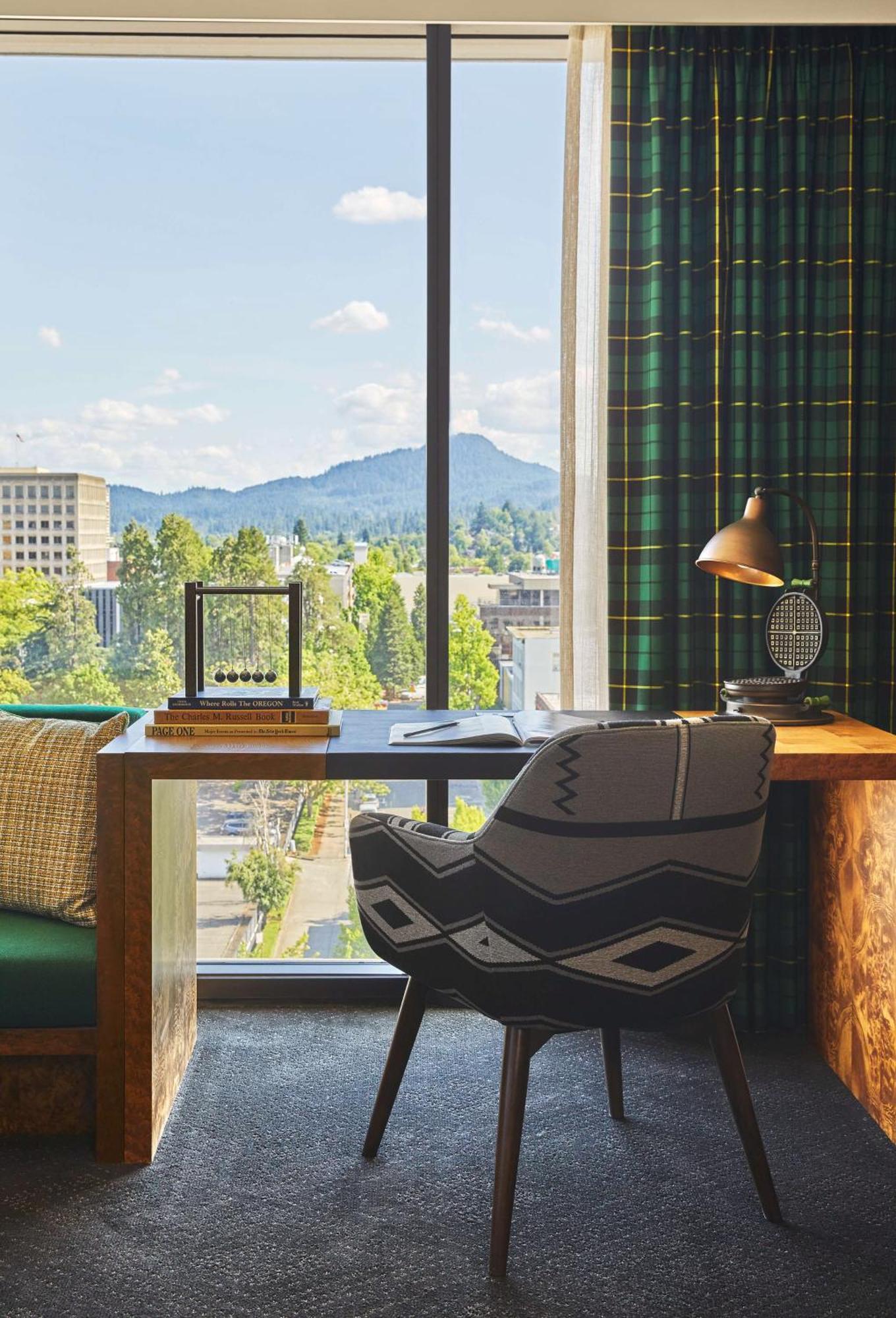Graduate King Room