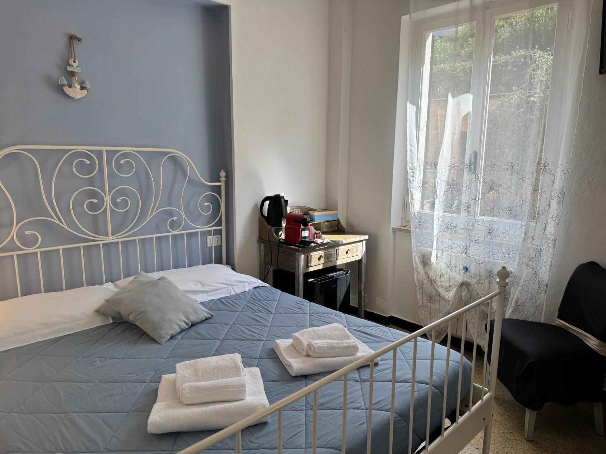 Double Room Private Bathroom