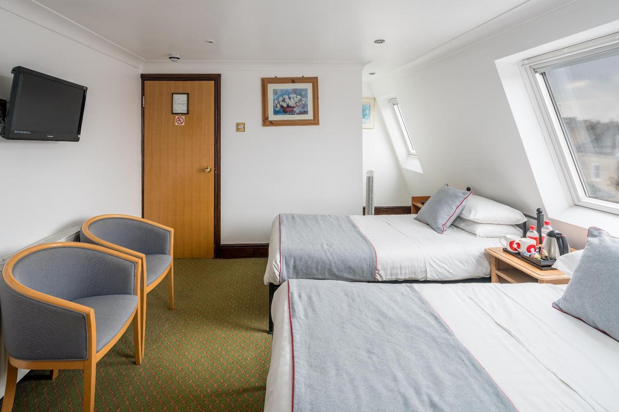 Standard Twin Room